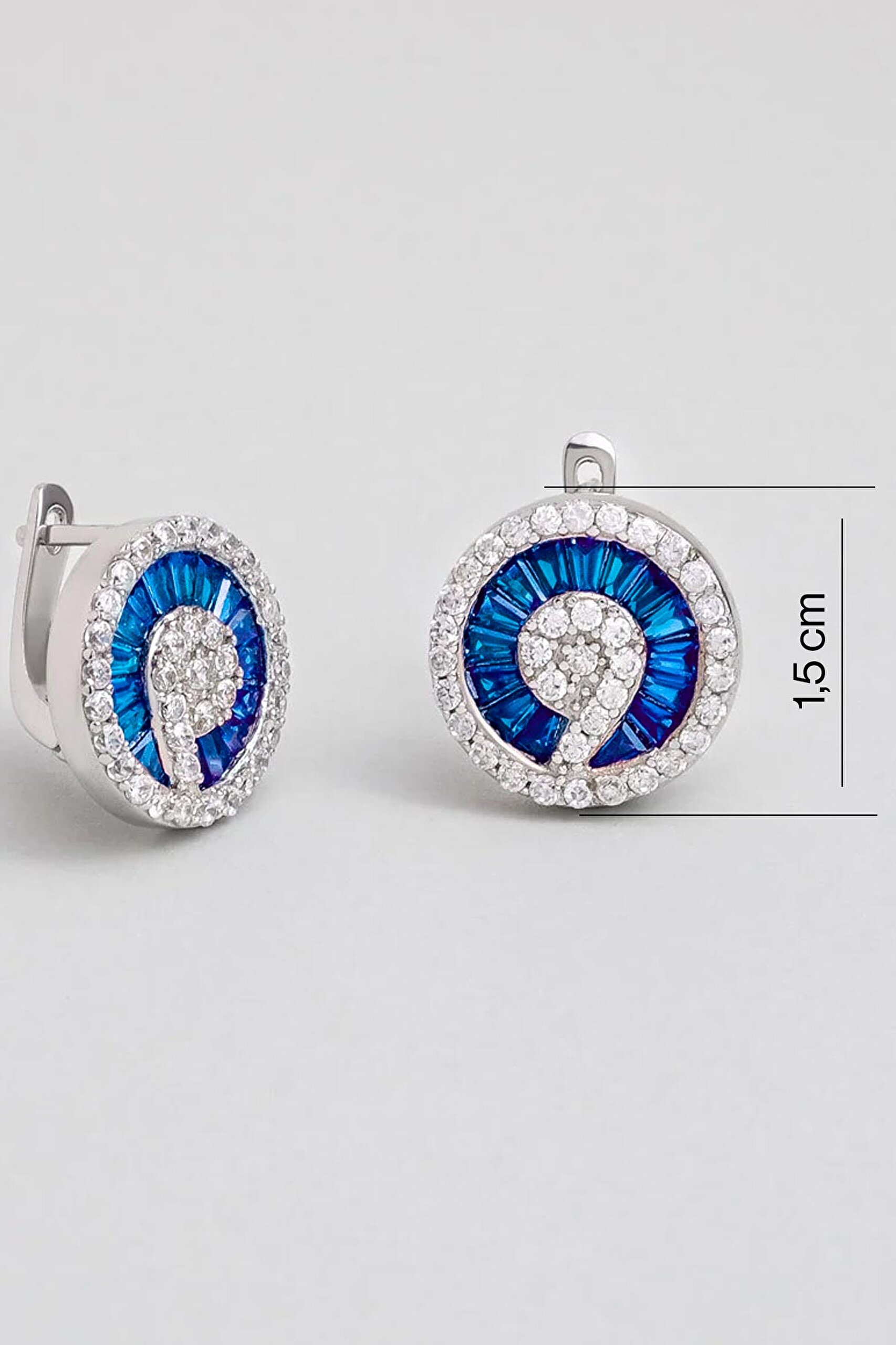 ⁠ Yakamoz Parıltısı 18 Ayar Beyaz Altın Kaplama Gümüş Küpe_1}