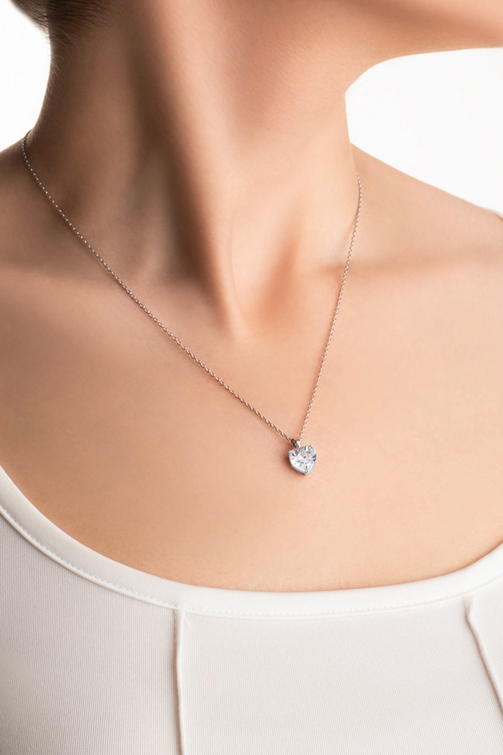 ⁠ Gizemli Kalp 18 Ayar Beyaz Altın Kaplama 45 Cm Gümüş Kolye_1}