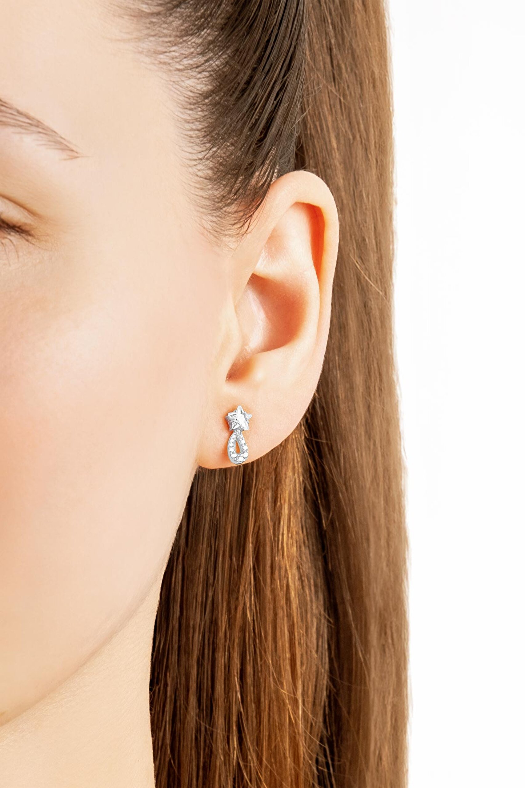 ⁠ Yıldız Tanrıçası 18 Ayar Beyaz Altın Kaplama Gümüş Küpe_1}