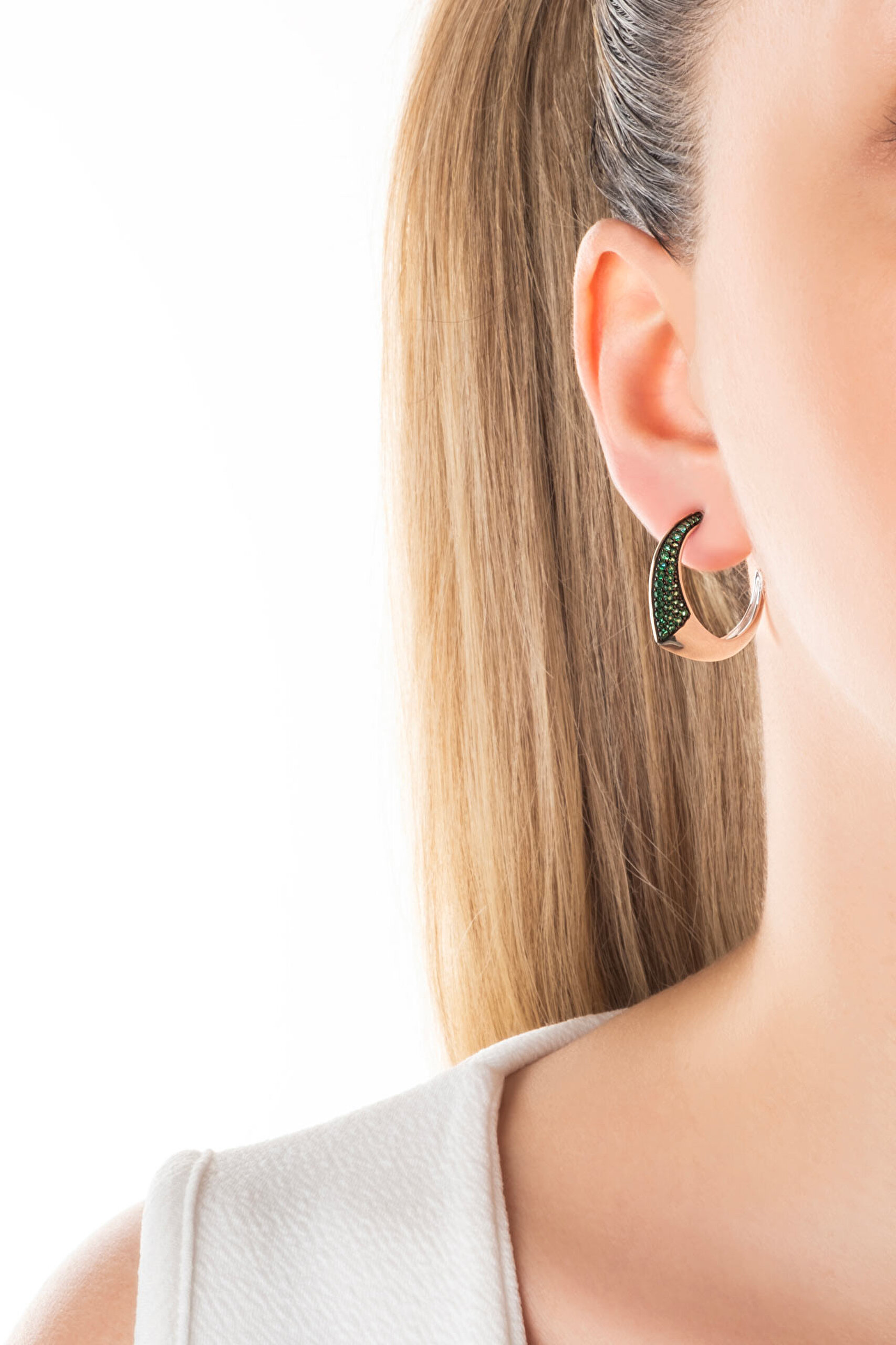 ⁠ Yakamoz Işıltısı 18 Ayar Beyaz Altın Kaplama Gümüş Küpe_3}