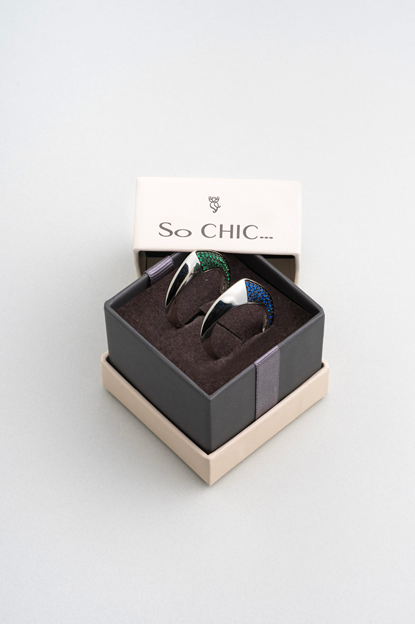 ⁠ Yakamoz Işıltısı 18 Ayar Beyaz Altın Kaplama Gümüş Küpe_4}