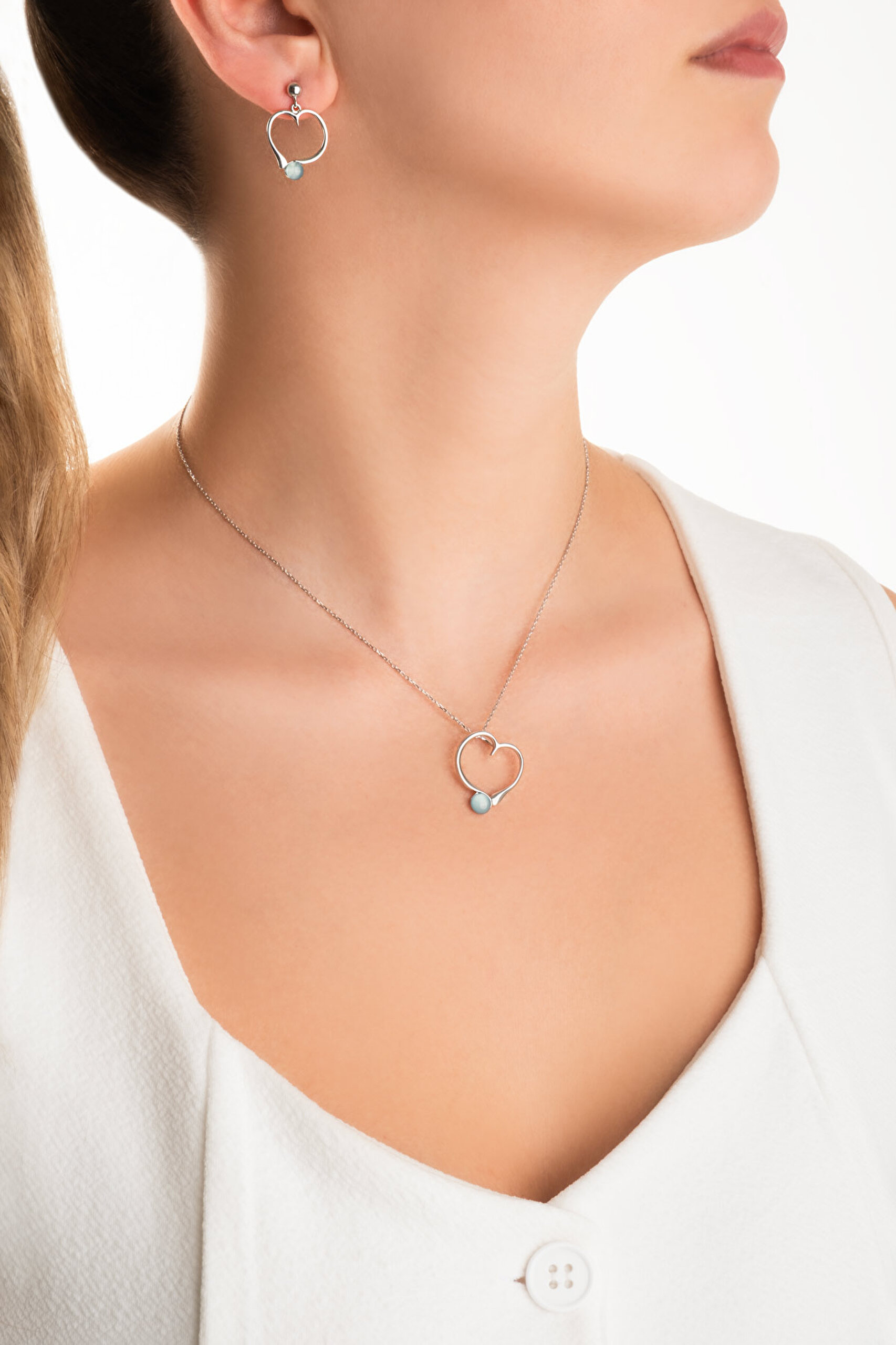 ⁠ Kalsedon Kalbi 18 Ayar Beyaz Altın Kaplama Gümüş Küpe_3}