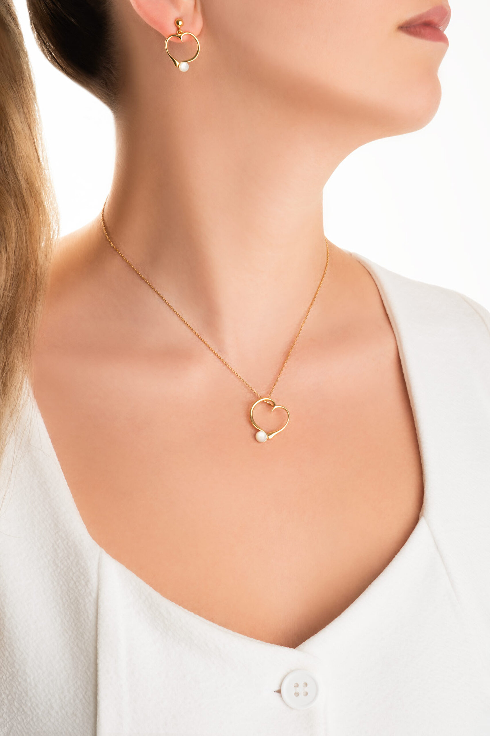 ⁠ Sedef Kalbi 18 Ayar Sarı Altın Kaplama Gümüş Küpe_3}