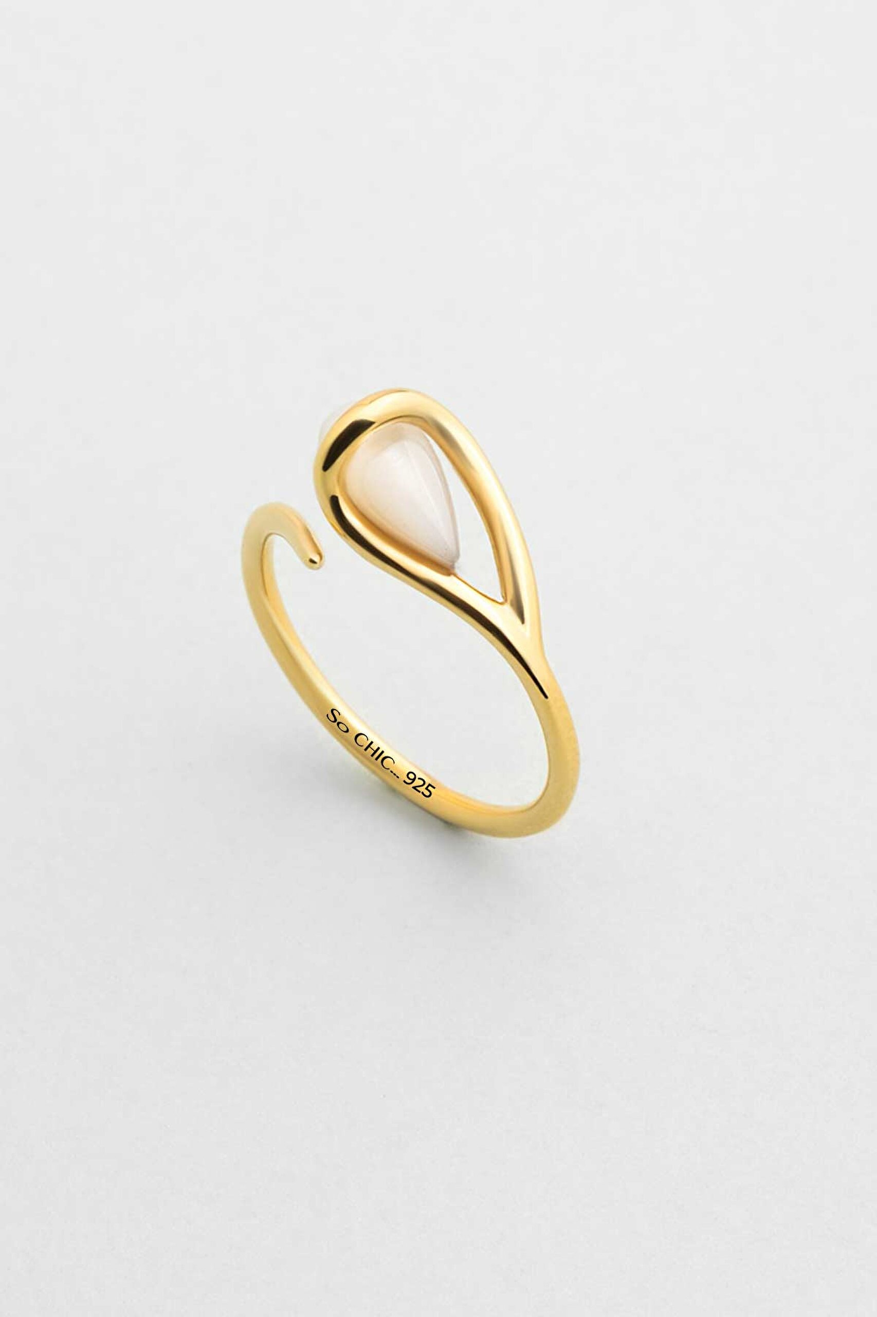 ⁠ Sedef Parıltısı 18 Ayar Sarı Altın Kaplama Ayarlanabilir Gümüş Yüzük_0}