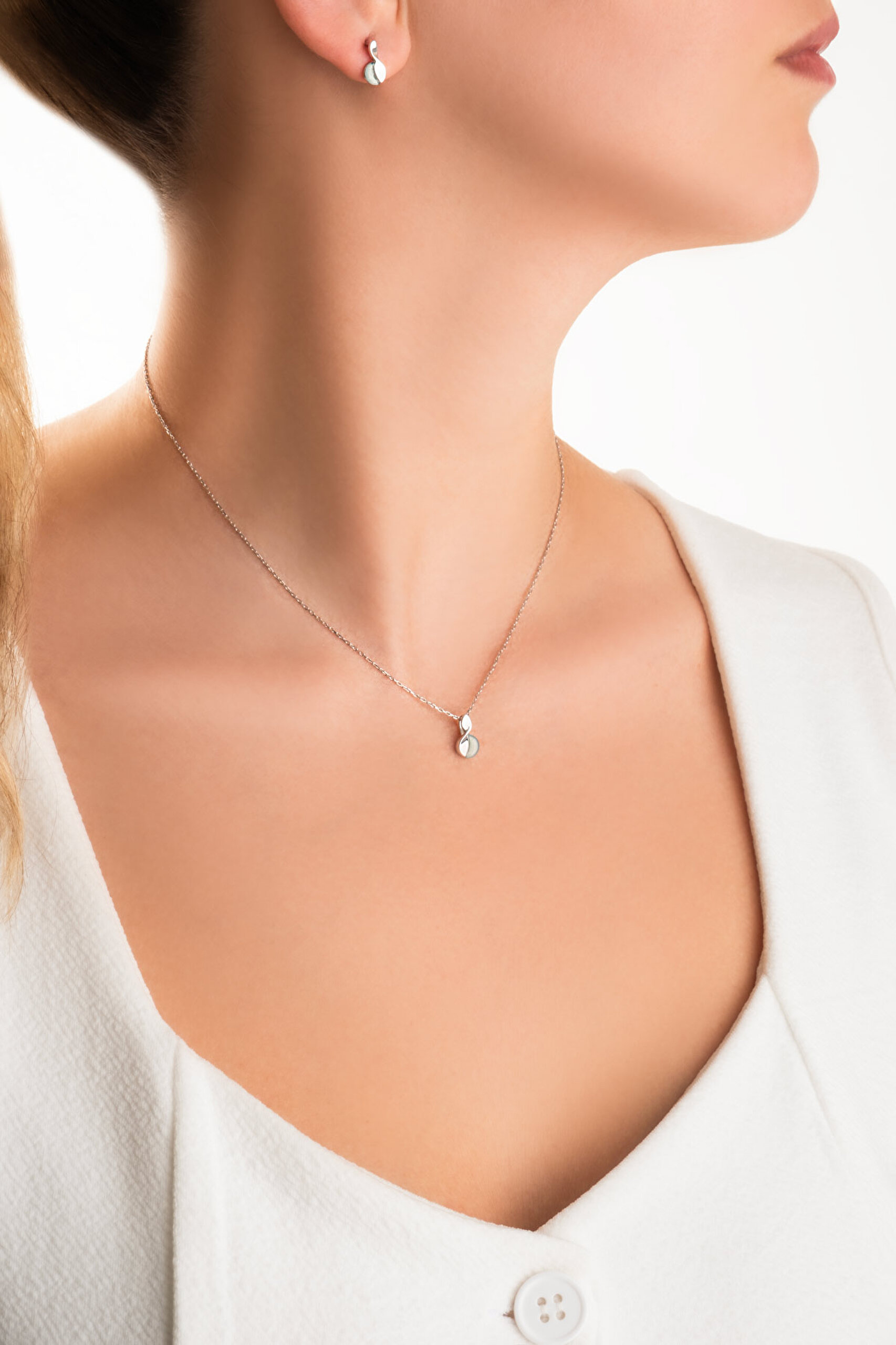 ⁠ Kalsedon Rüyası 18 Ayar Beyaz Altın Kaplama Gümüş Küpe_3}