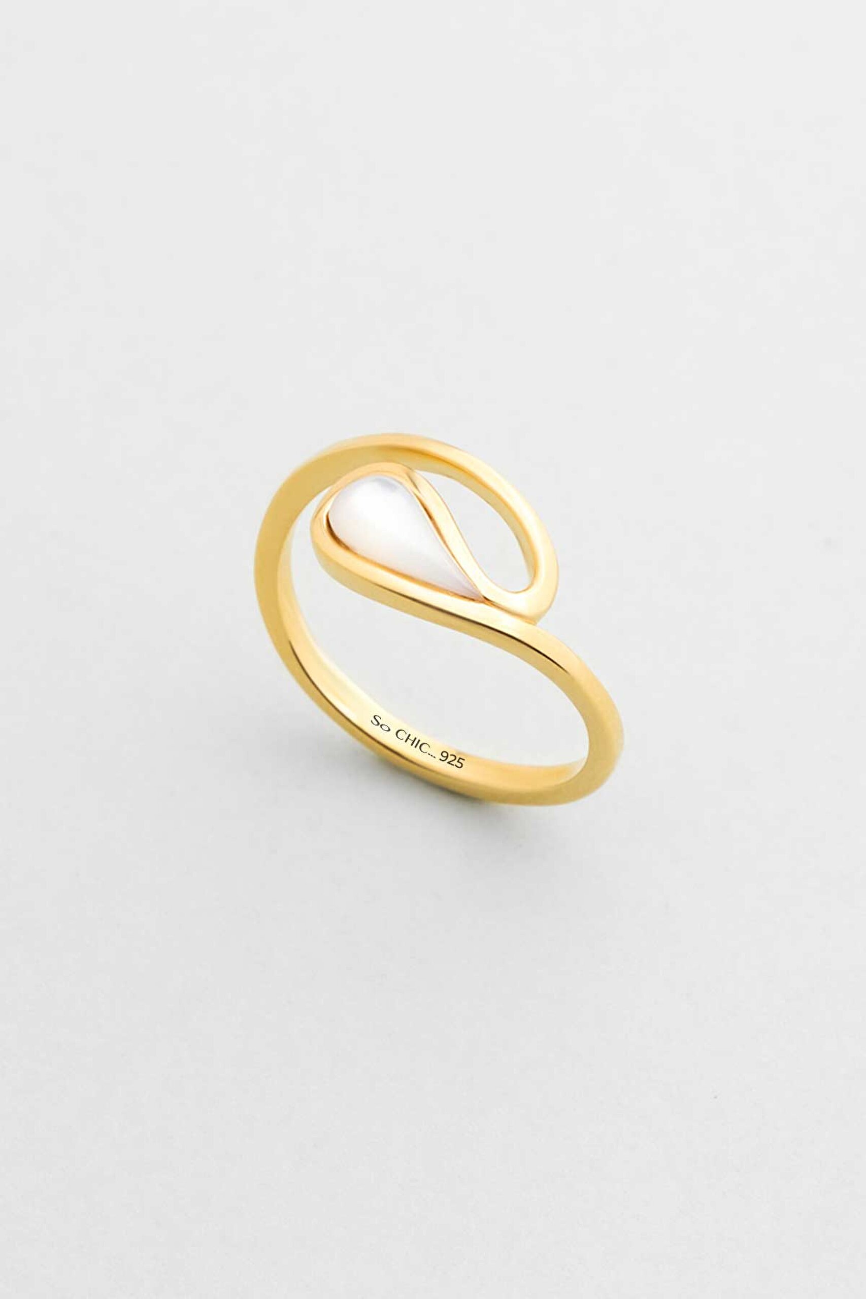 ⁠ Sedef Işıltısı 18 Ayar Sarı Altın Kaplama Gümüş Yüzük_0}