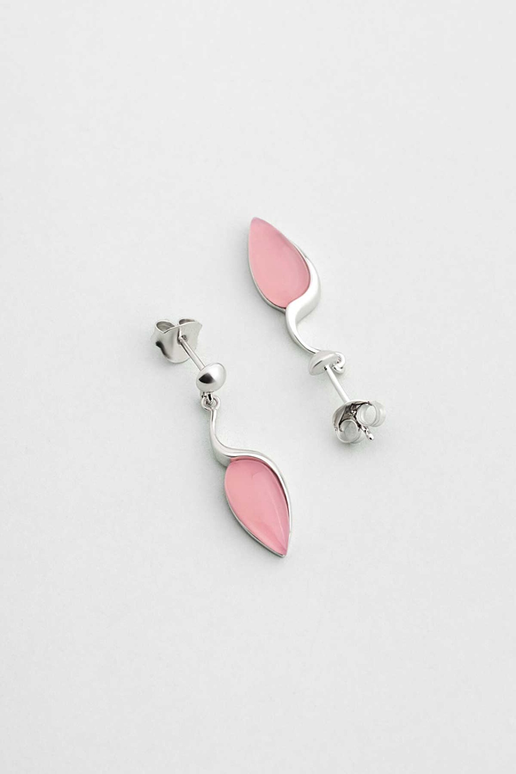 ⁠ Damla Kalsedon 18 Ayar Beyaz Altın Kaplama Gümüş Küpe_0}