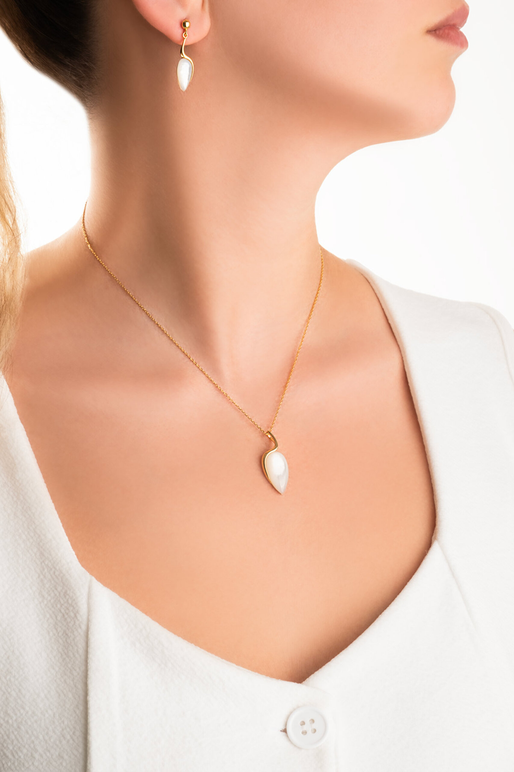 ⁠ Damla Sedef 18 Ayar Sarı Altın Kaplama Gümüş Küpe_3}