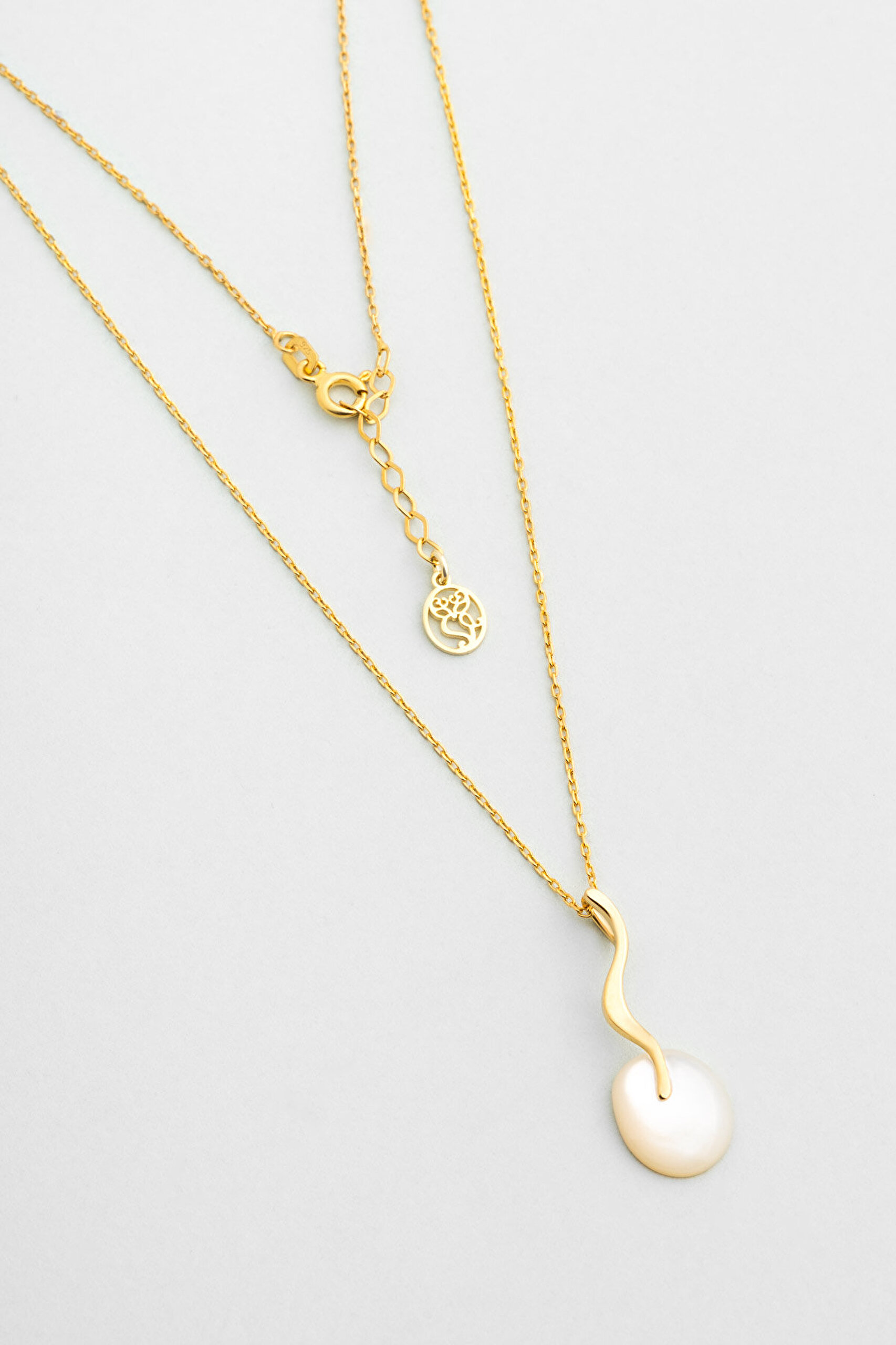 Sedef Masalı 18 Ayar Sarı Altın Kaplama 42 Cm Gümüş Kolye - 0