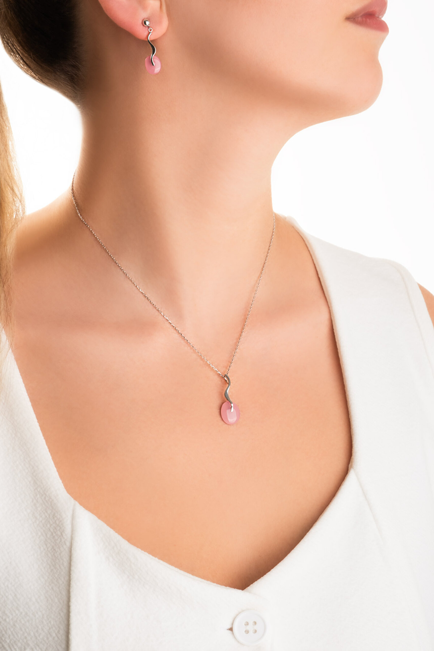 ⁠ Kalsedon Masalı 18 Ayar Beyaz Altın Kaplama Gümüş Küpe_3}