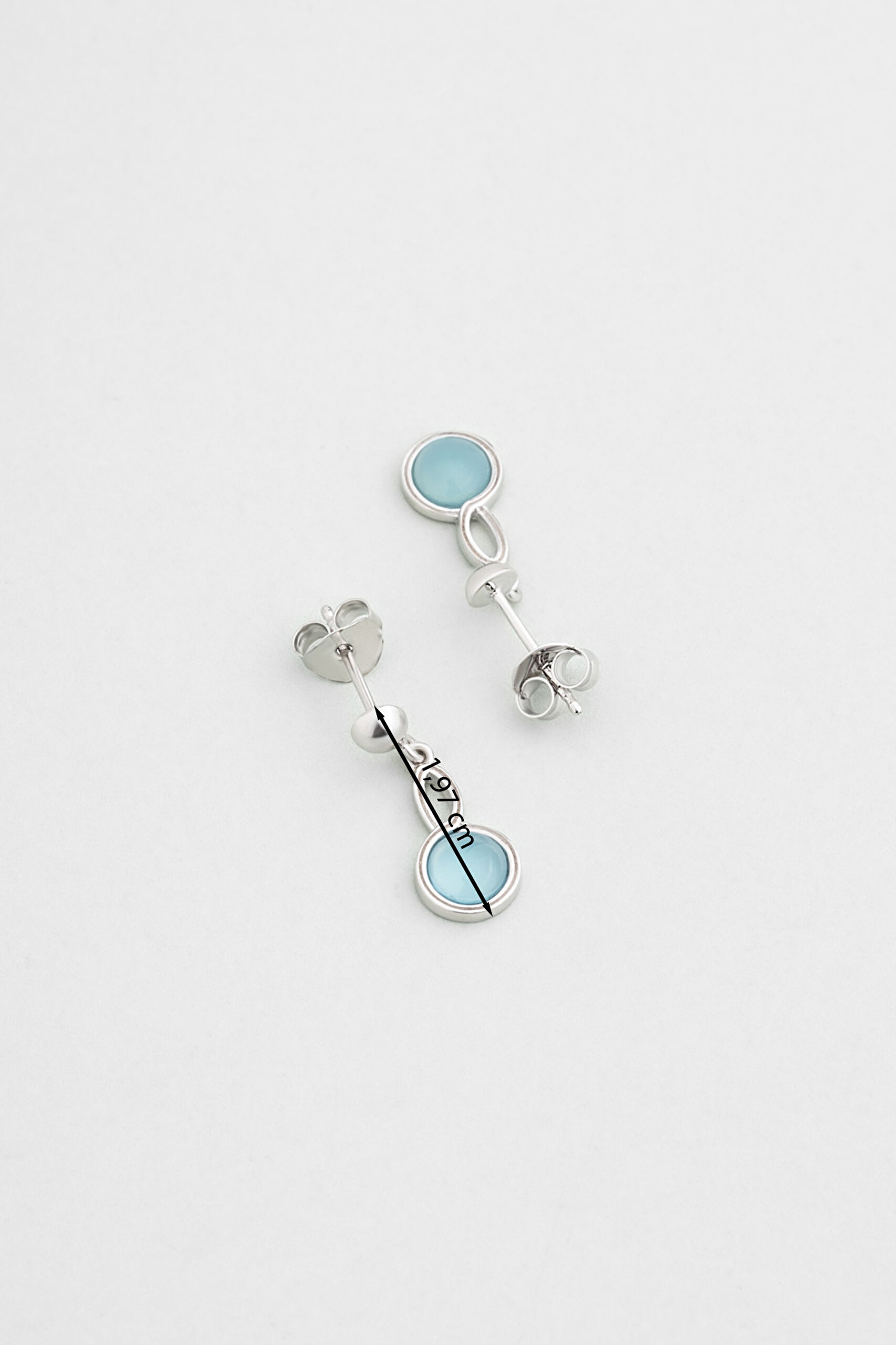 ⁠ Kalsedon Işıltısı 18 Ayar Beyaz Altın Kaplama Gümüş Küpe_2}