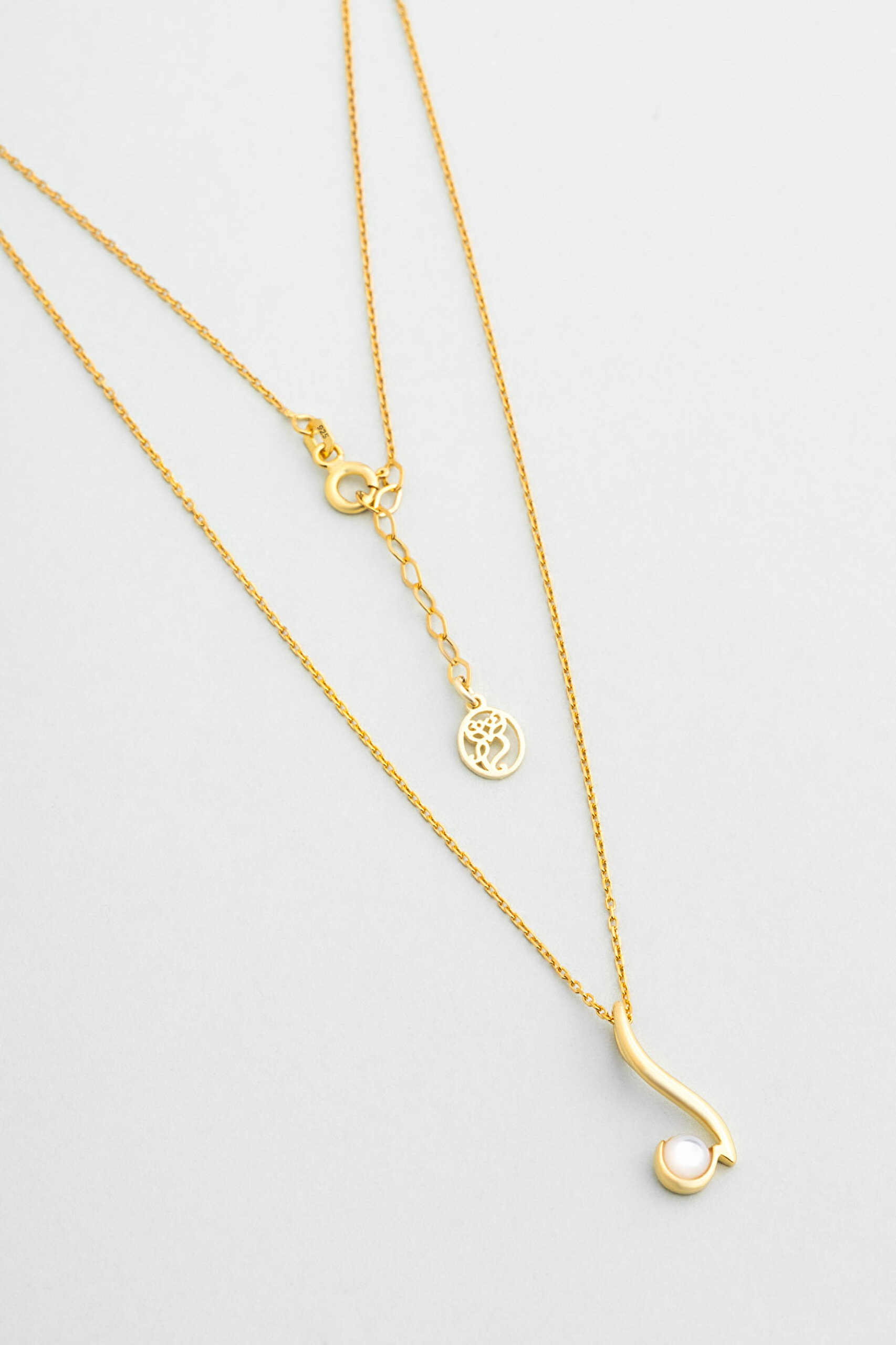 ⁠ Sedef Büyüsü 18 Ayar Sarı Altın Kaplama 43 Cm Gümüş Kolye_0}