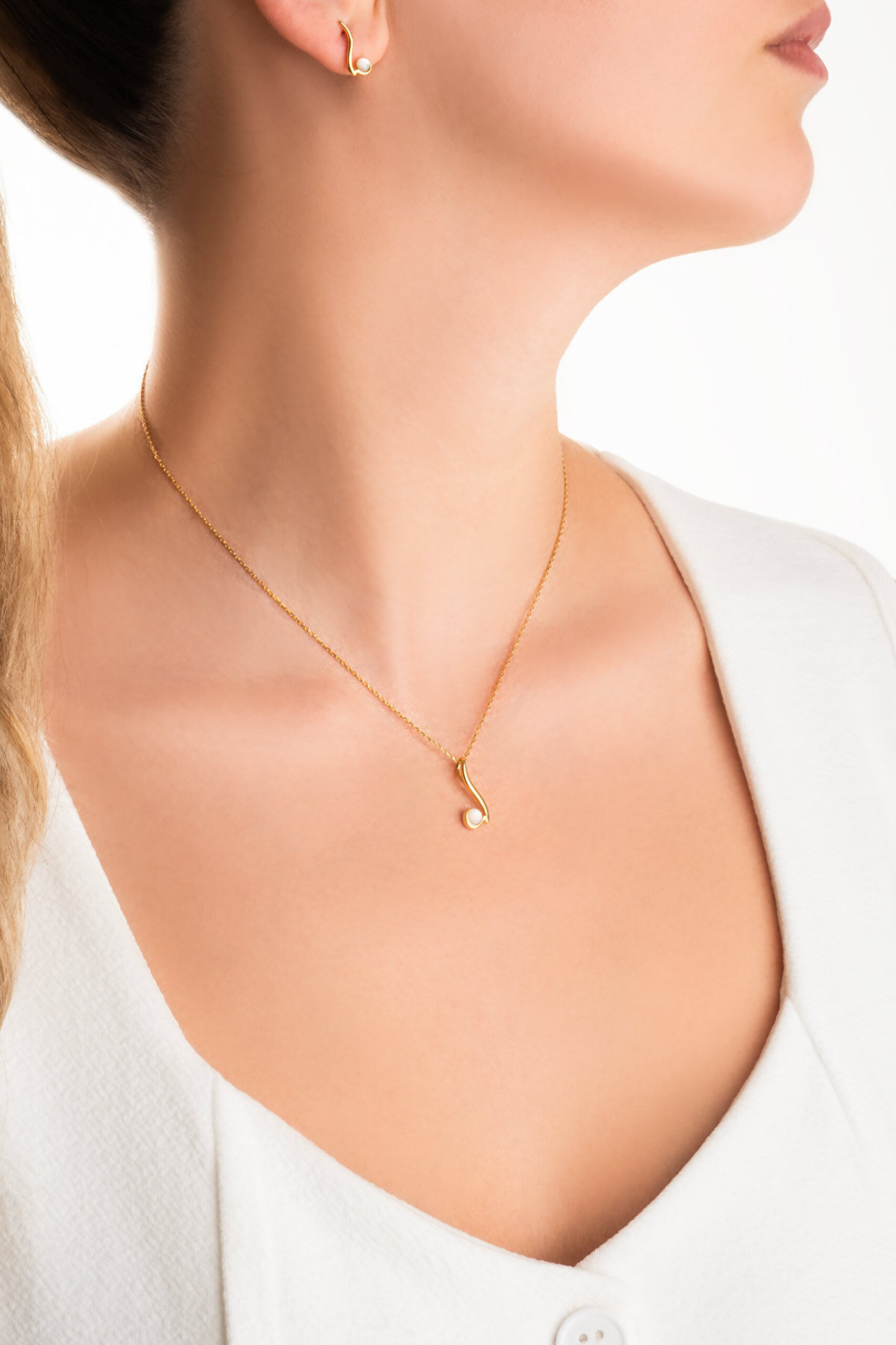 Sedef Büyüsü 18 Ayar Sarı Altın Kaplama Gümüş Küpe - 3