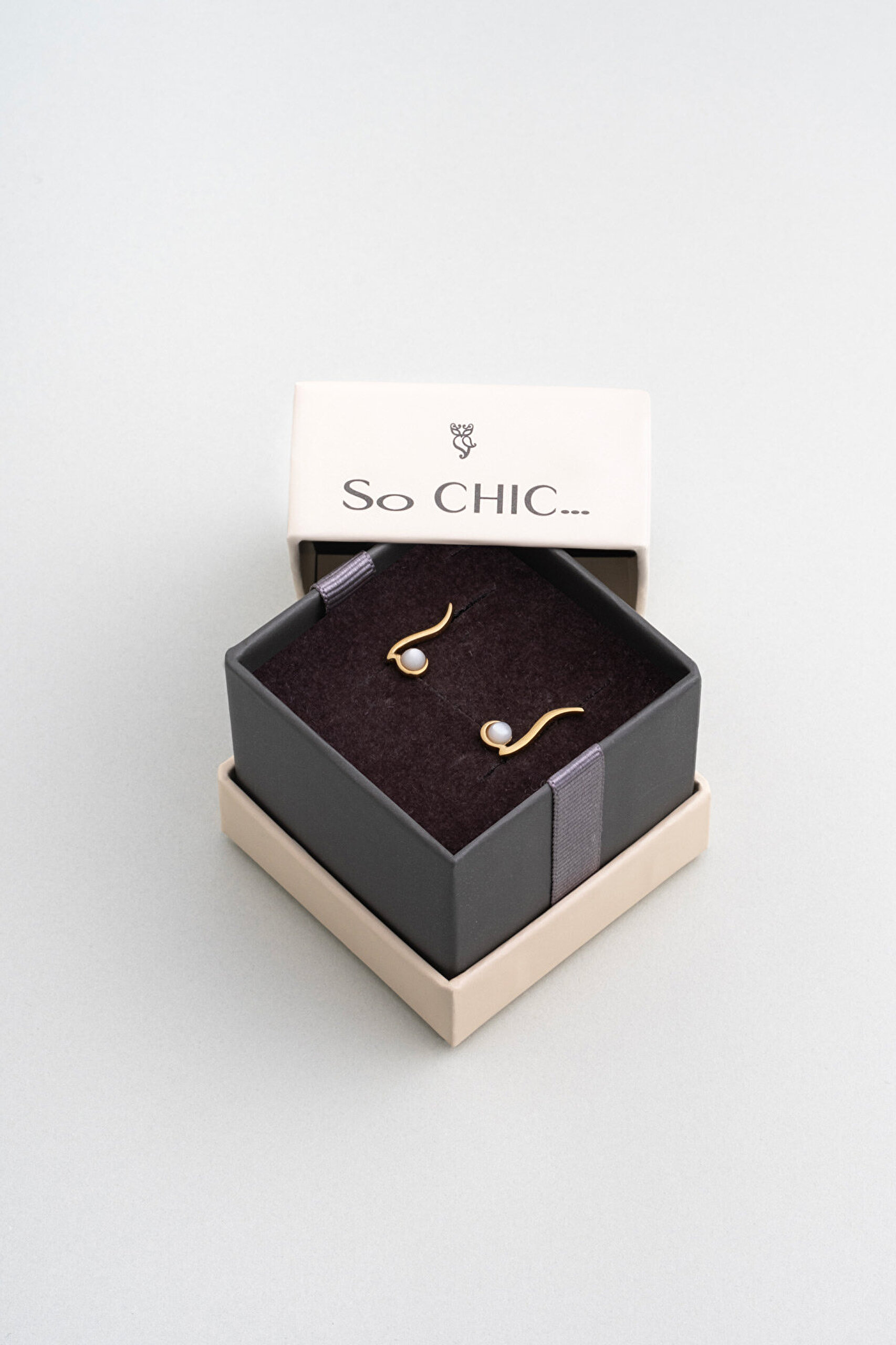 Sedef Büyüsü 18 Ayar Sarı Altın Kaplama Gümüş Küpe - 4