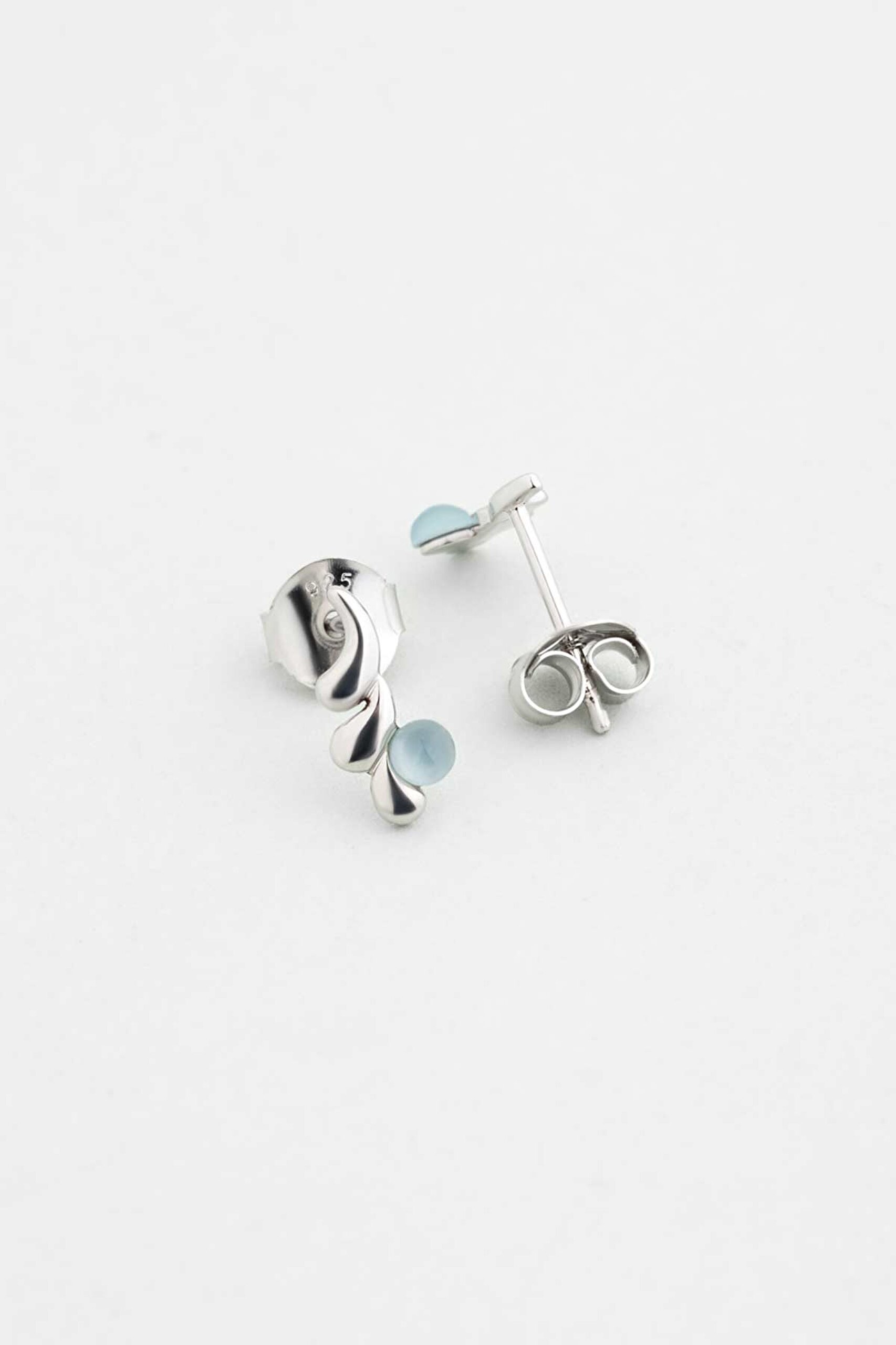 ⁠ Kalsedon Serüveni 18 Ayar Beyaz Altın Kaplama Gümüş Küpe_0}