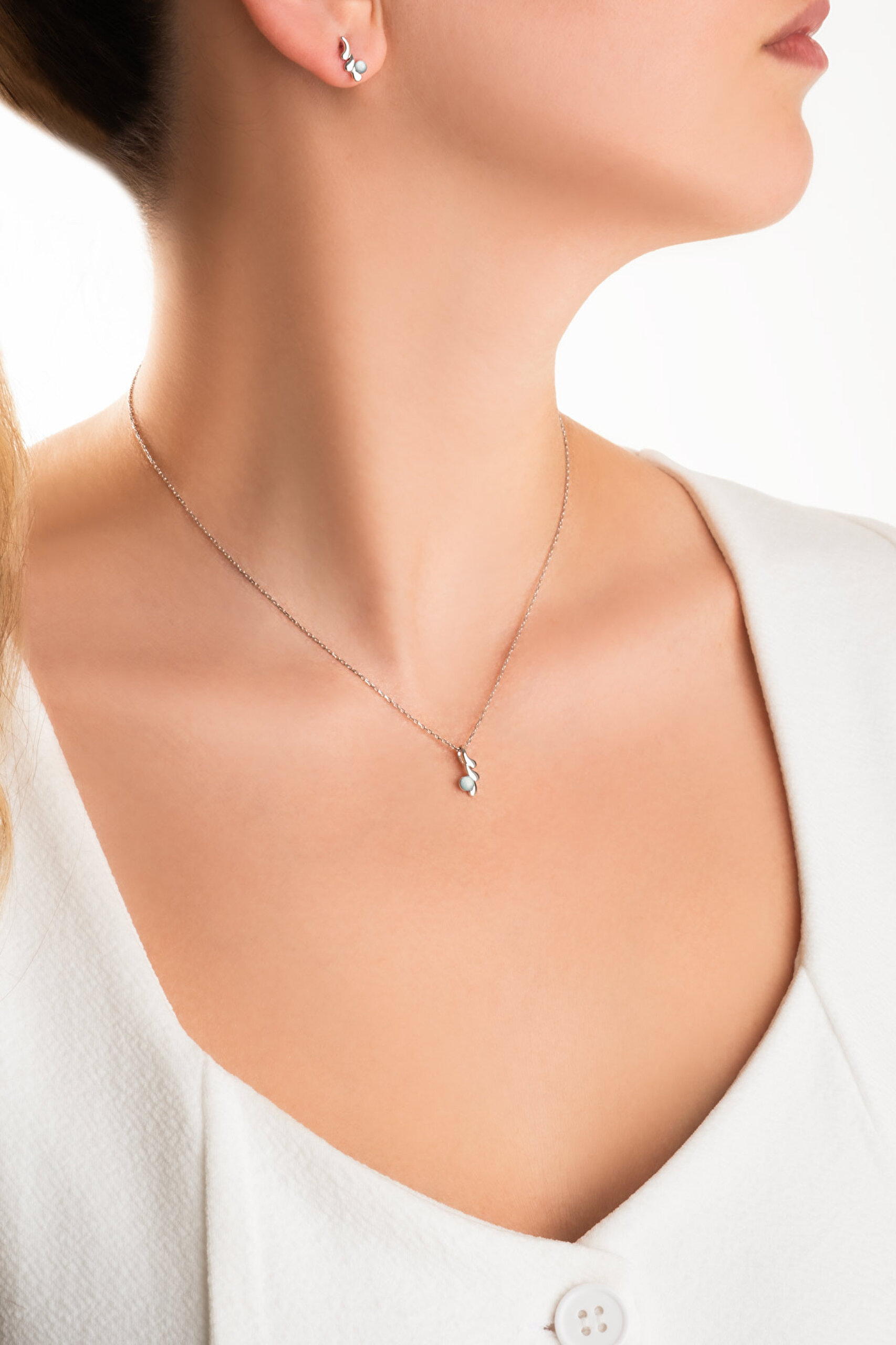 ⁠ Kalsedon Serüveni 18 Ayar Beyaz Altın Kaplama Gümüş Küpe_3}