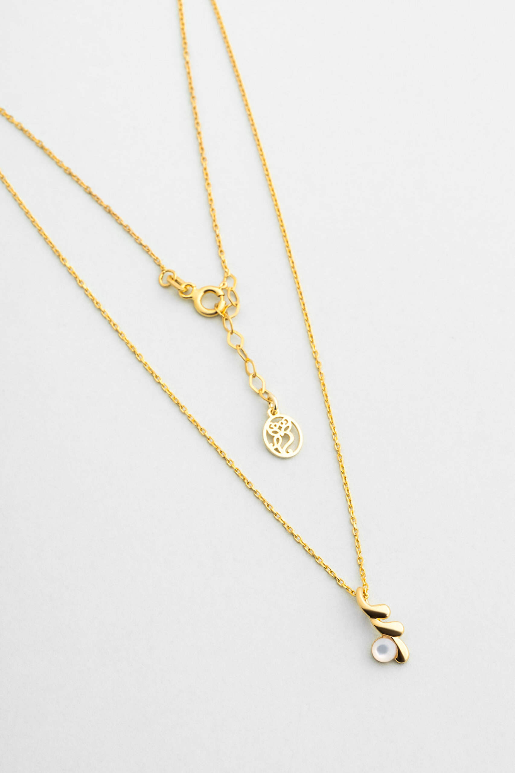 ⁠ Sedef Serüveni 18 Ayar Sarı Altın Kaplama 42 Cm Gümüş Kolye_0}