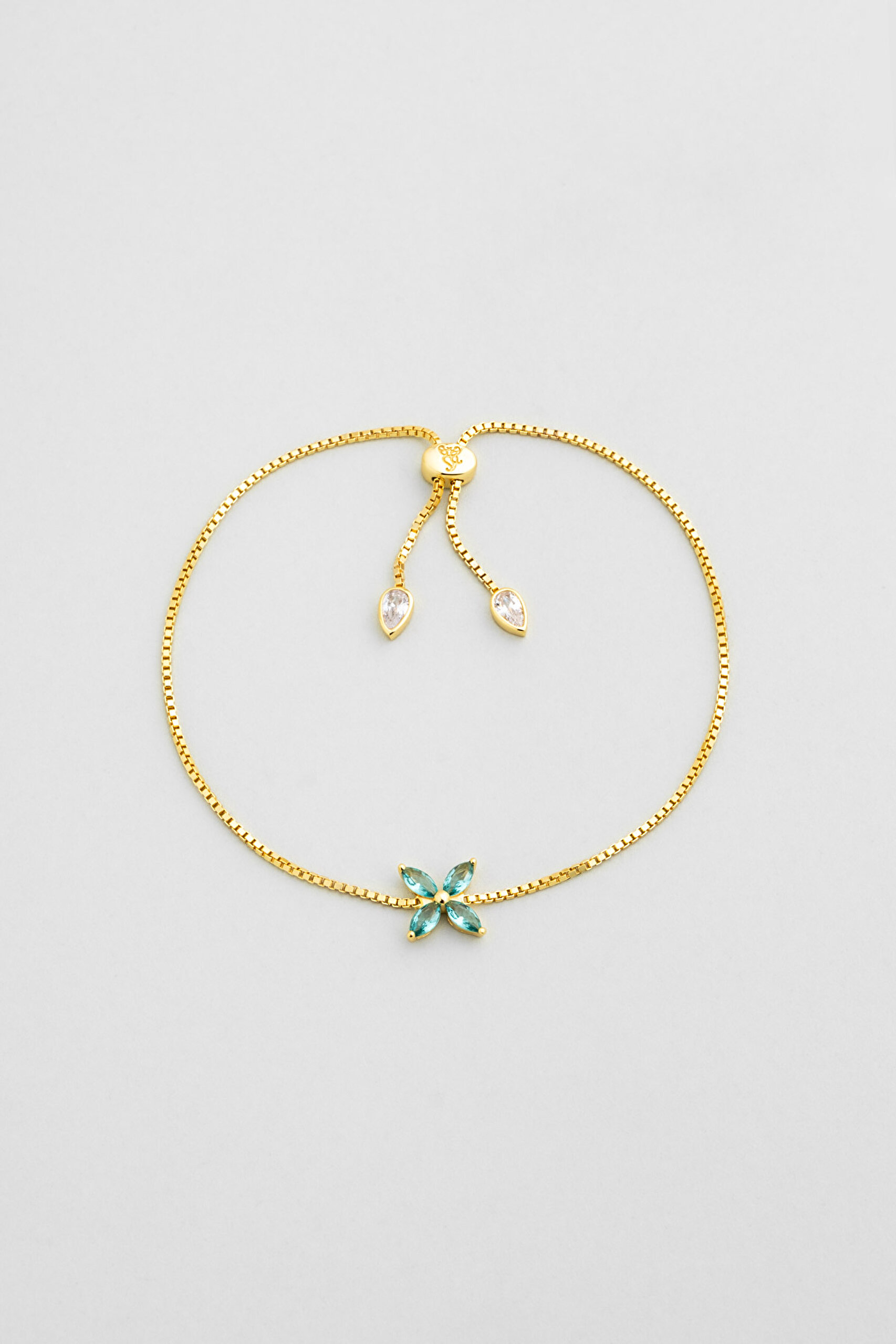 ⁠ Afrodit 18 Ayar Sarı Altın Kaplama Ayarlanabilir Gümüş Papatya Bileklik_0}