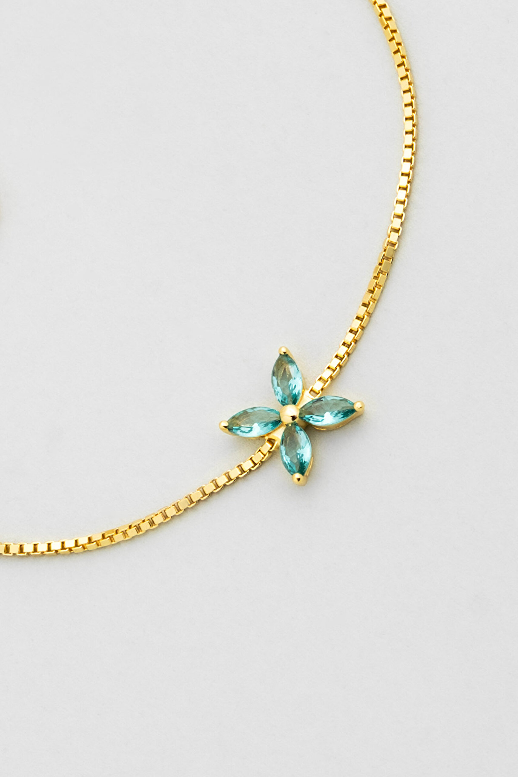 ⁠ Afrodit 18 Ayar Sarı Altın Kaplama Ayarlanabilir Gümüş Papatya Bileklik_4}