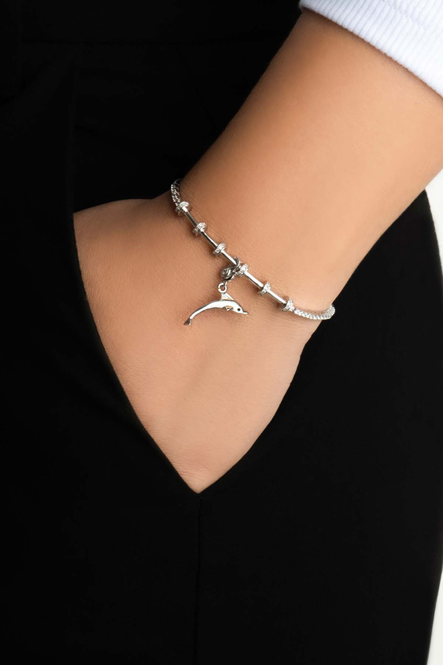 ⁠ Sevimli Yunus 18 Ayar Beyaz Altın Kaplama Gümüş Charm_1}