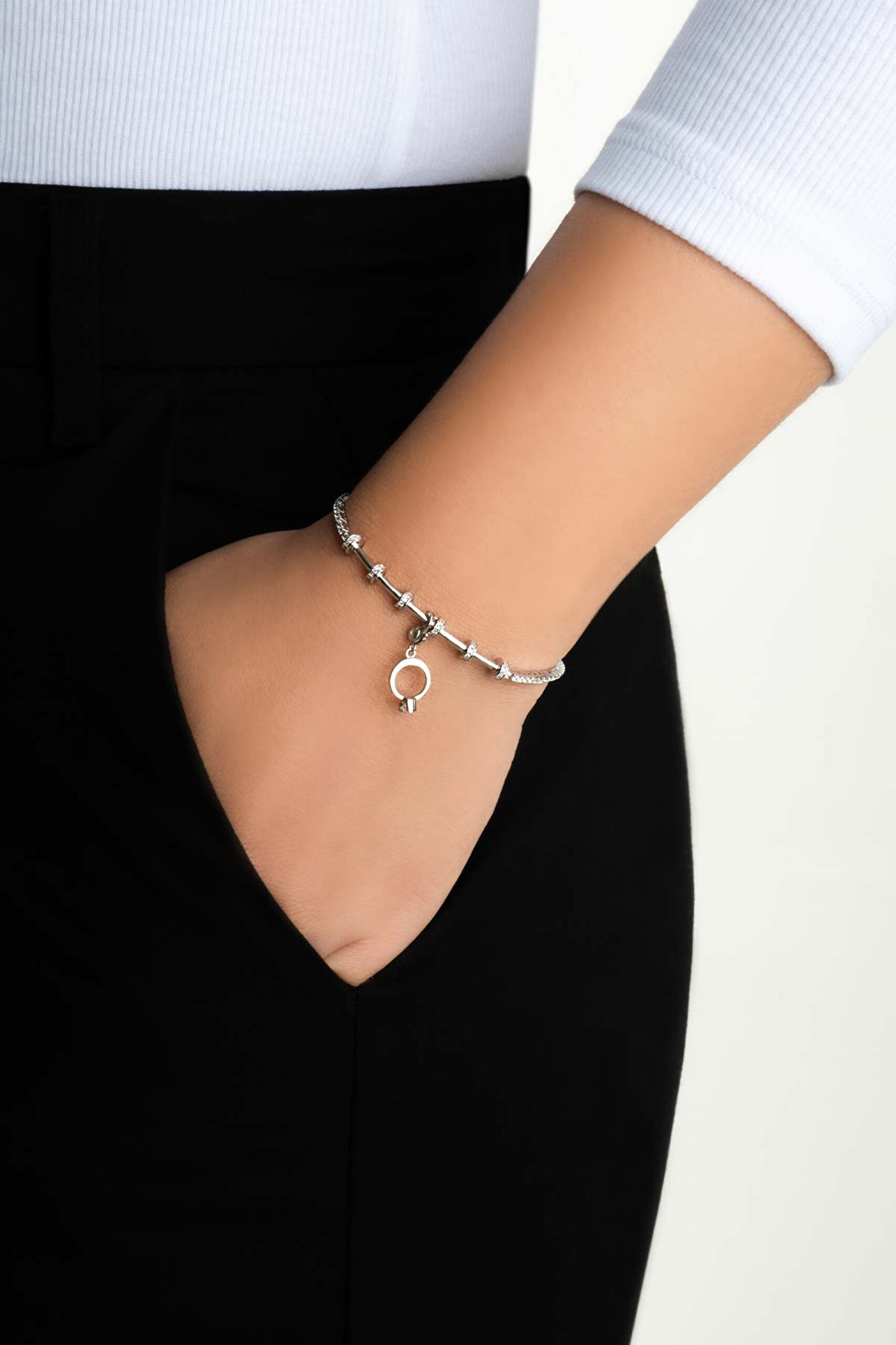 ⁠ Tektaş Yüzük Figürlü 18 Ayar Beyaz Altın Kaplama Gümüş Charm_3}