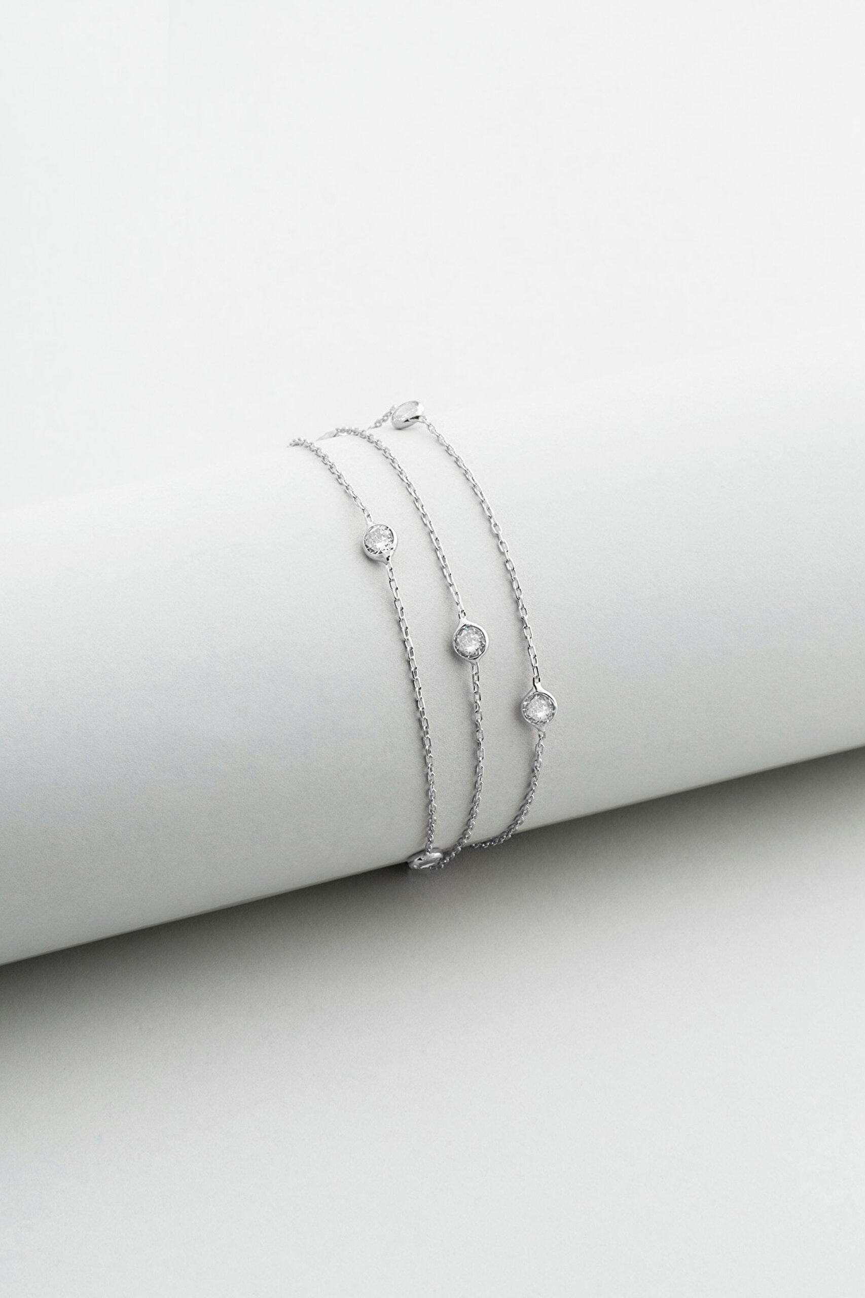 ⁠ Üç Sıra Zirkon Taşlı 18 Ayar Beyaz Altın Kaplama 19 Cm Gümüş Bileklik_0}