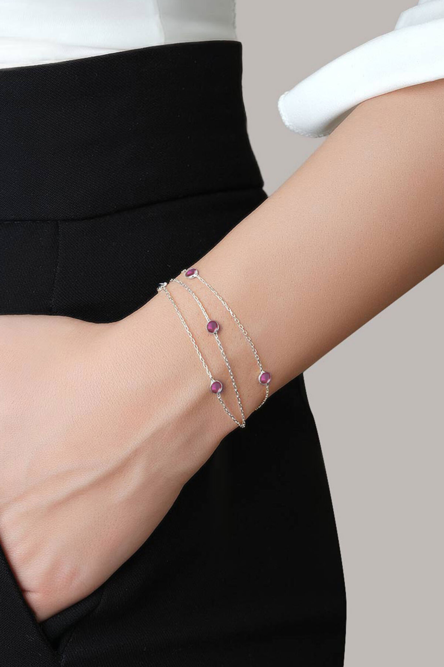 Üç Sıra Zirkon Taşlı 18 Ayar Beyaz Altın Kaplama 19 Cm Gümüş Bileklik - 1