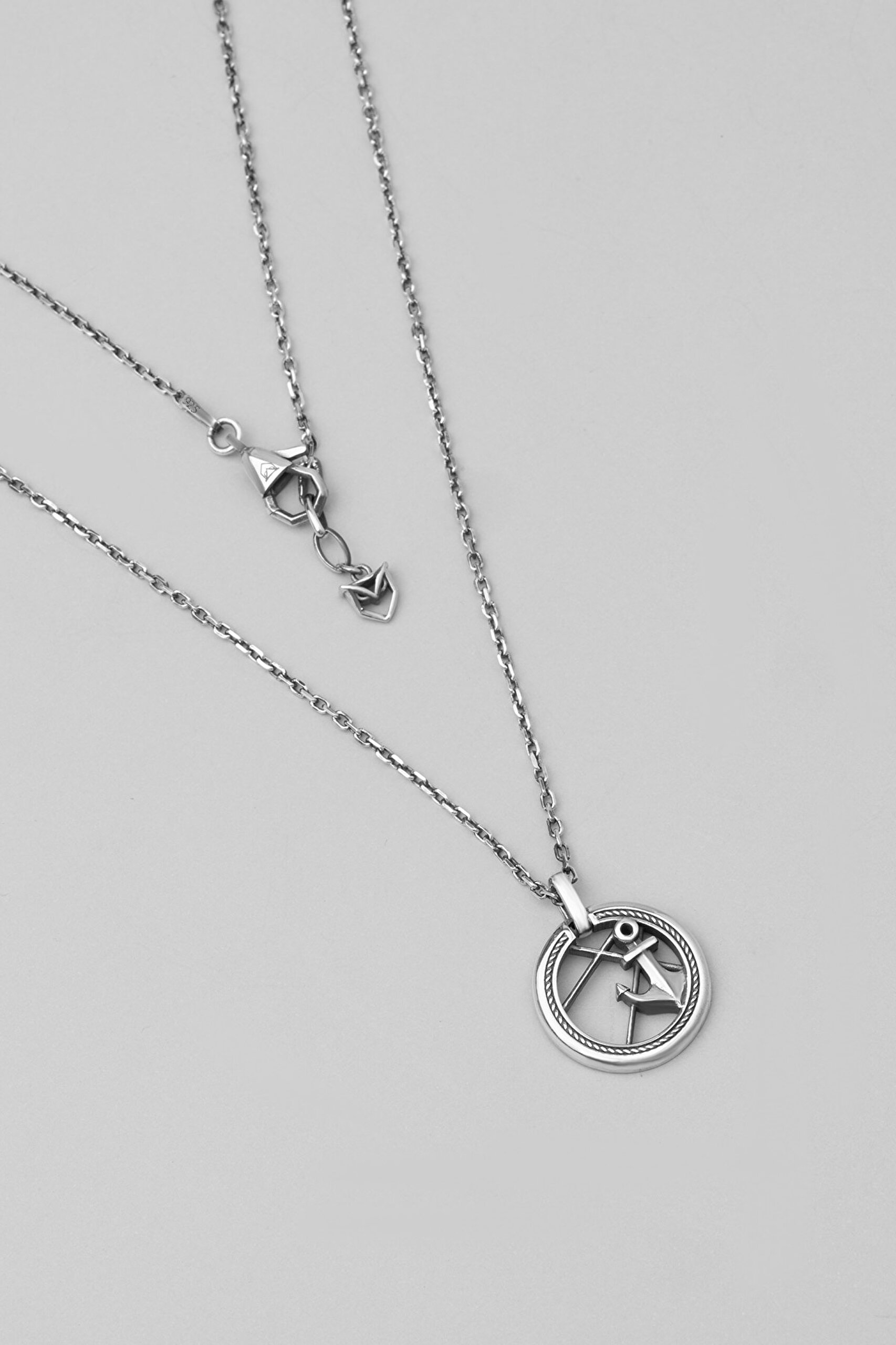 ⁠ Çapa Ve Kılıç Figürlü Gümüş Erkek Kolye_0}