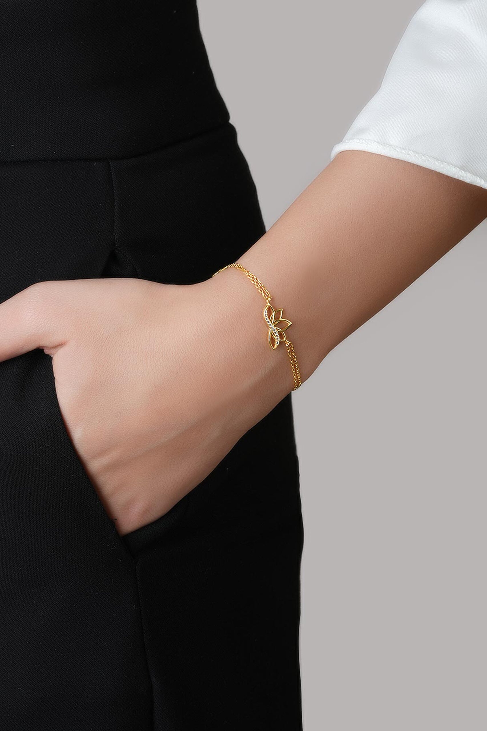 ⁠ Nilüfer Çiçeği 18 Ayar Sarı Altın Kaplama 21 Cm Gümüş Bileklik_1}