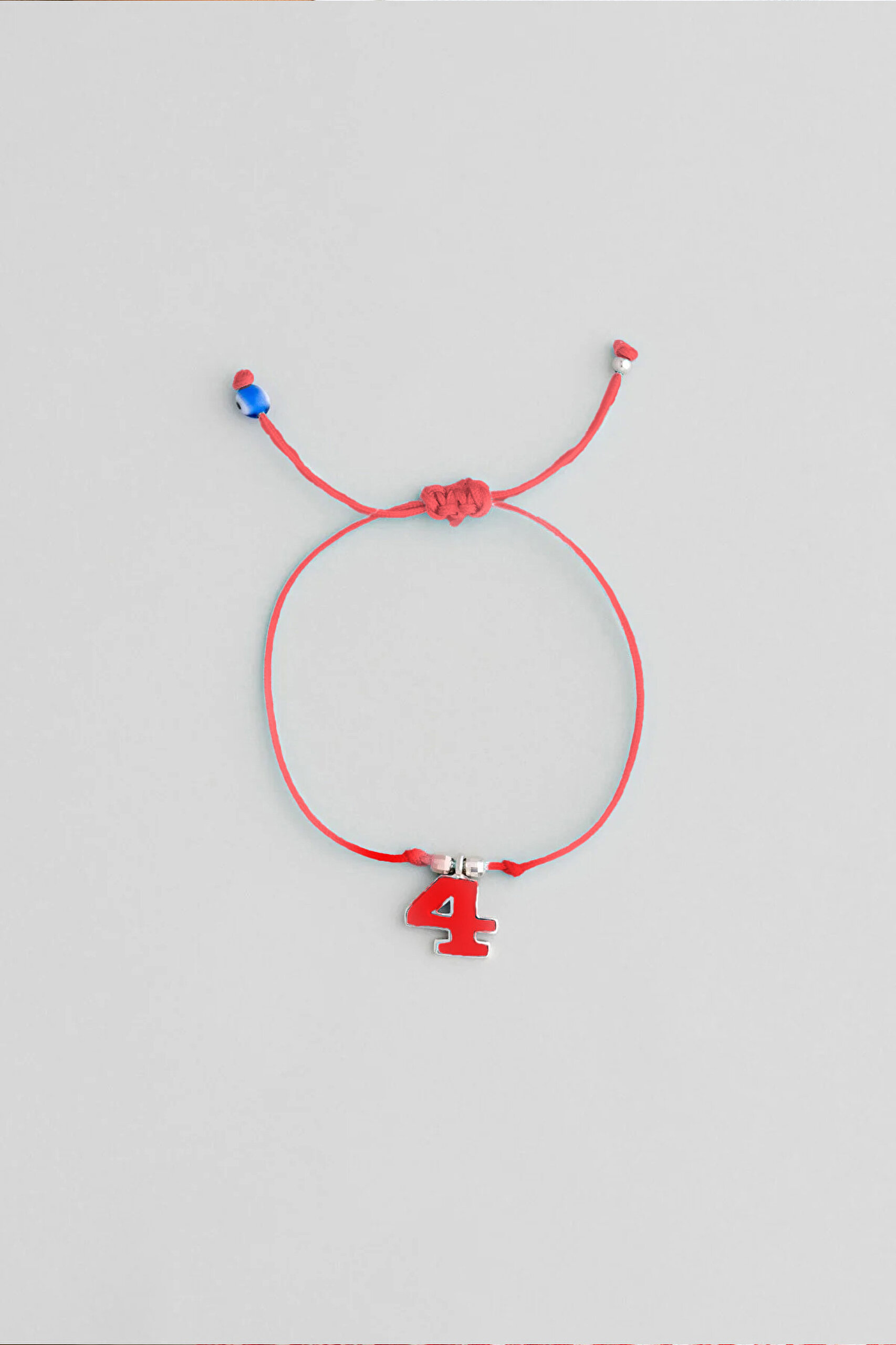 ⁠ 4 Sayısı İkonlu 18 Ayar Beyaz Altın Kaplama Ayarlanabilir İpli Bileklik_0}