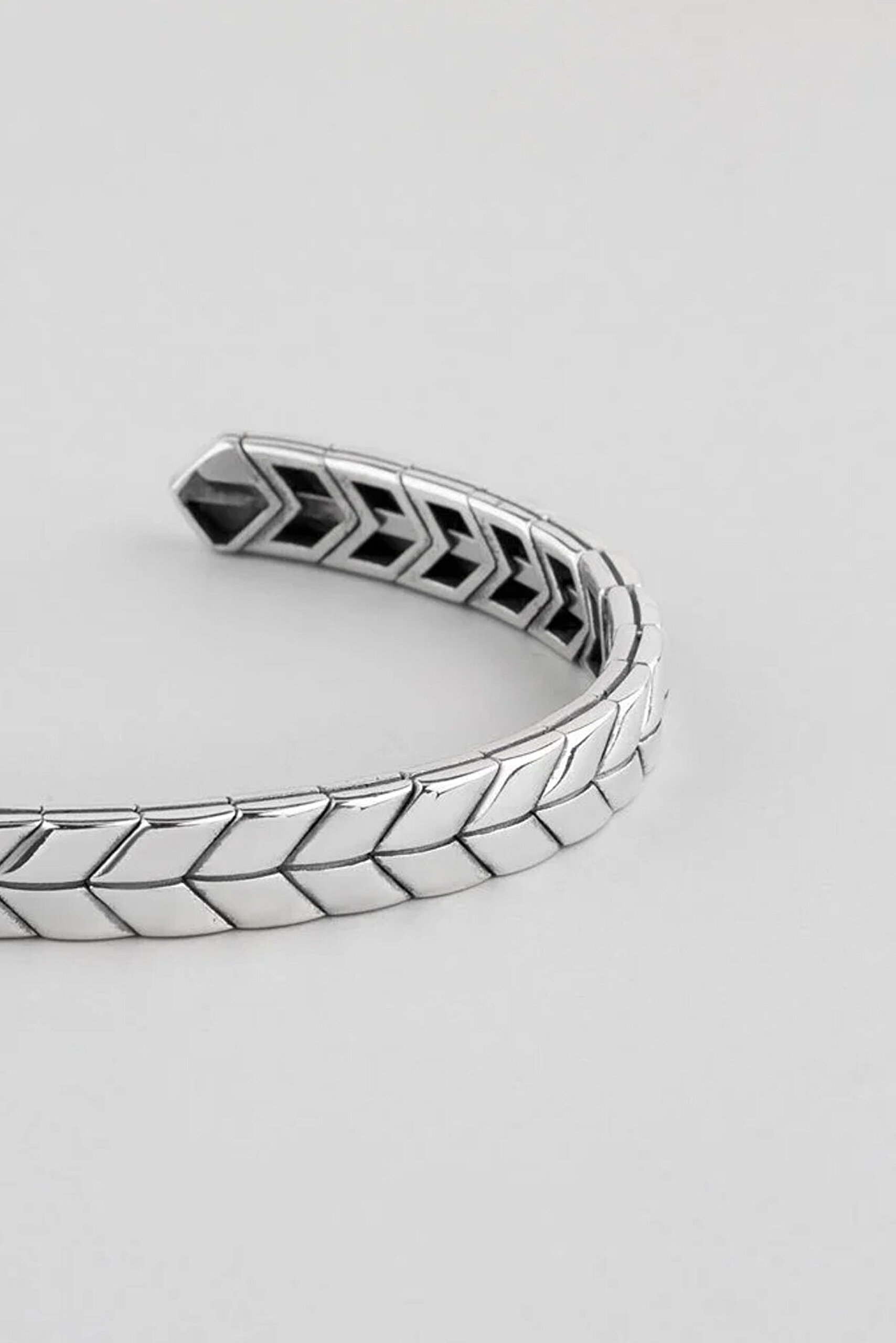 Balık Sırtı Desenli Gümüş Erkek Kelepçe Bileklik - 4