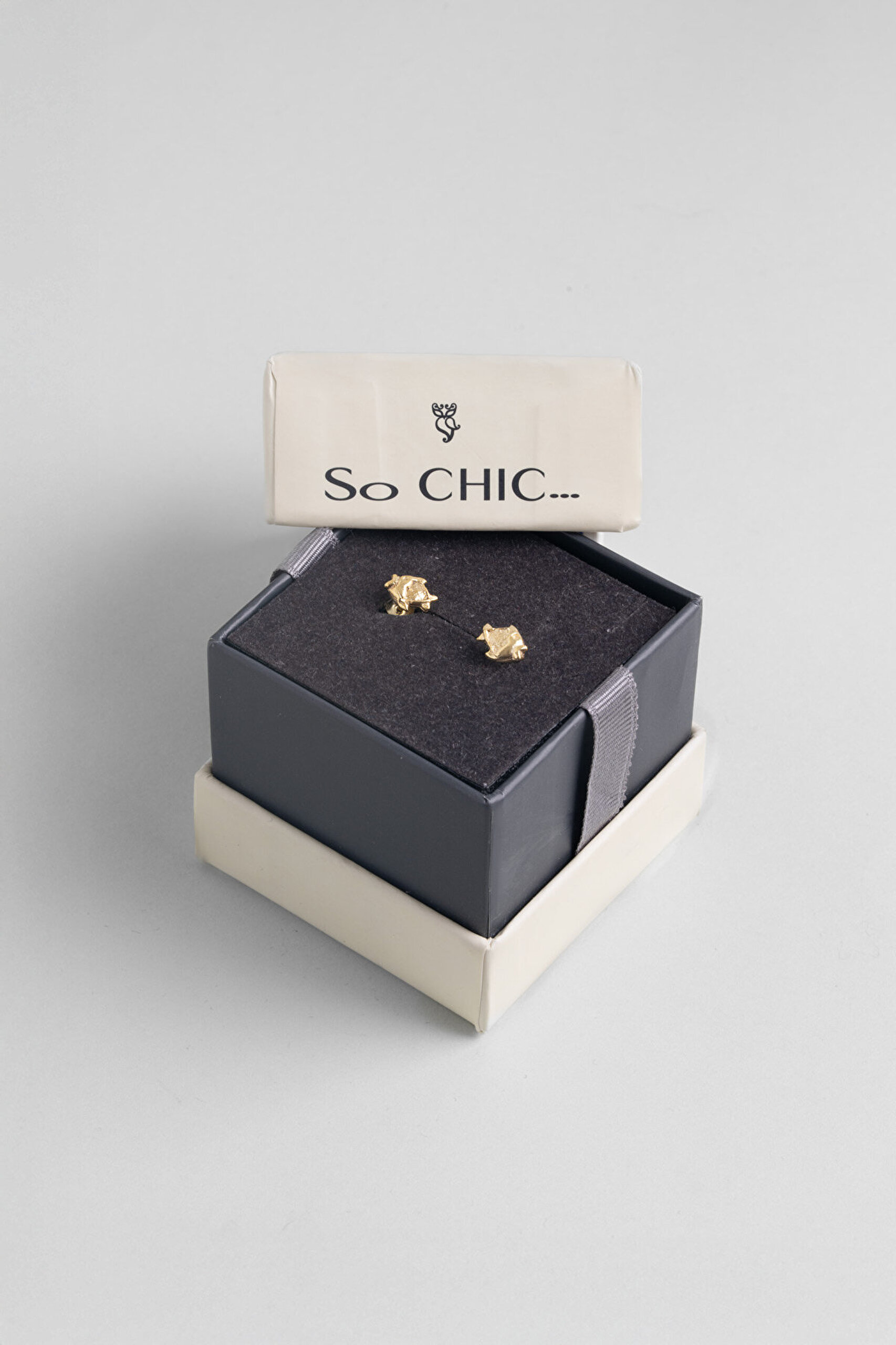 Minimal Balık Figürlü 18 Ayar Sarı Altın Kaplama Gümüş Küpe - 2