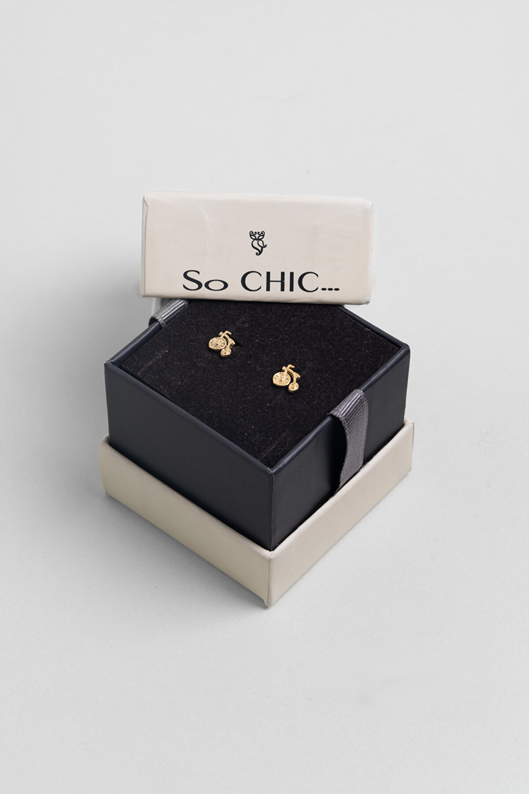 Minimal Bisiklet Figürlü 18 Ayar Sarı Altın Kaplama Gümüş Küpe - 2