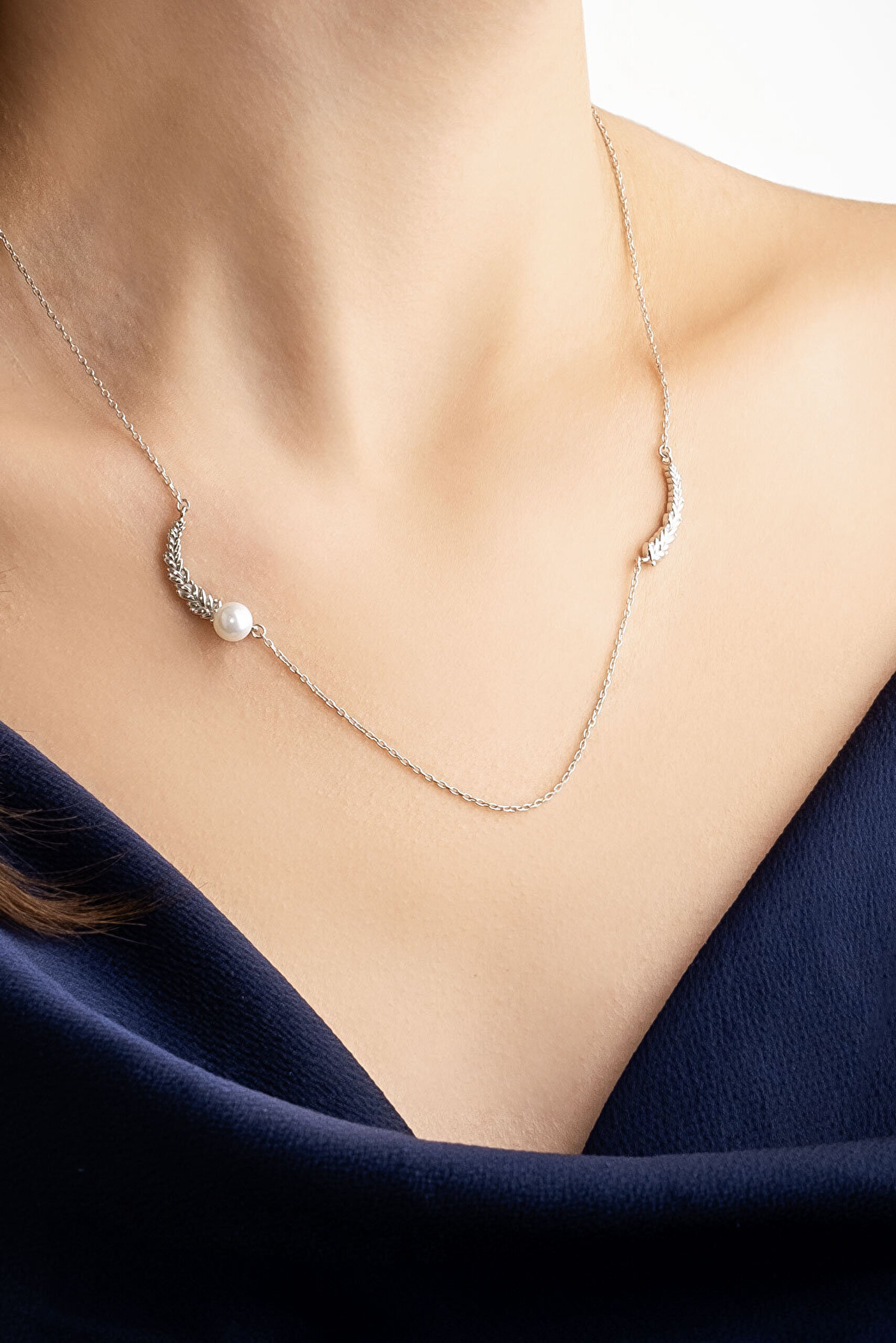 İnci Yaprağı 18 Ayar Beyaz Altın Kaplama 48 Cm Gümüş Minimal Kolye - 3