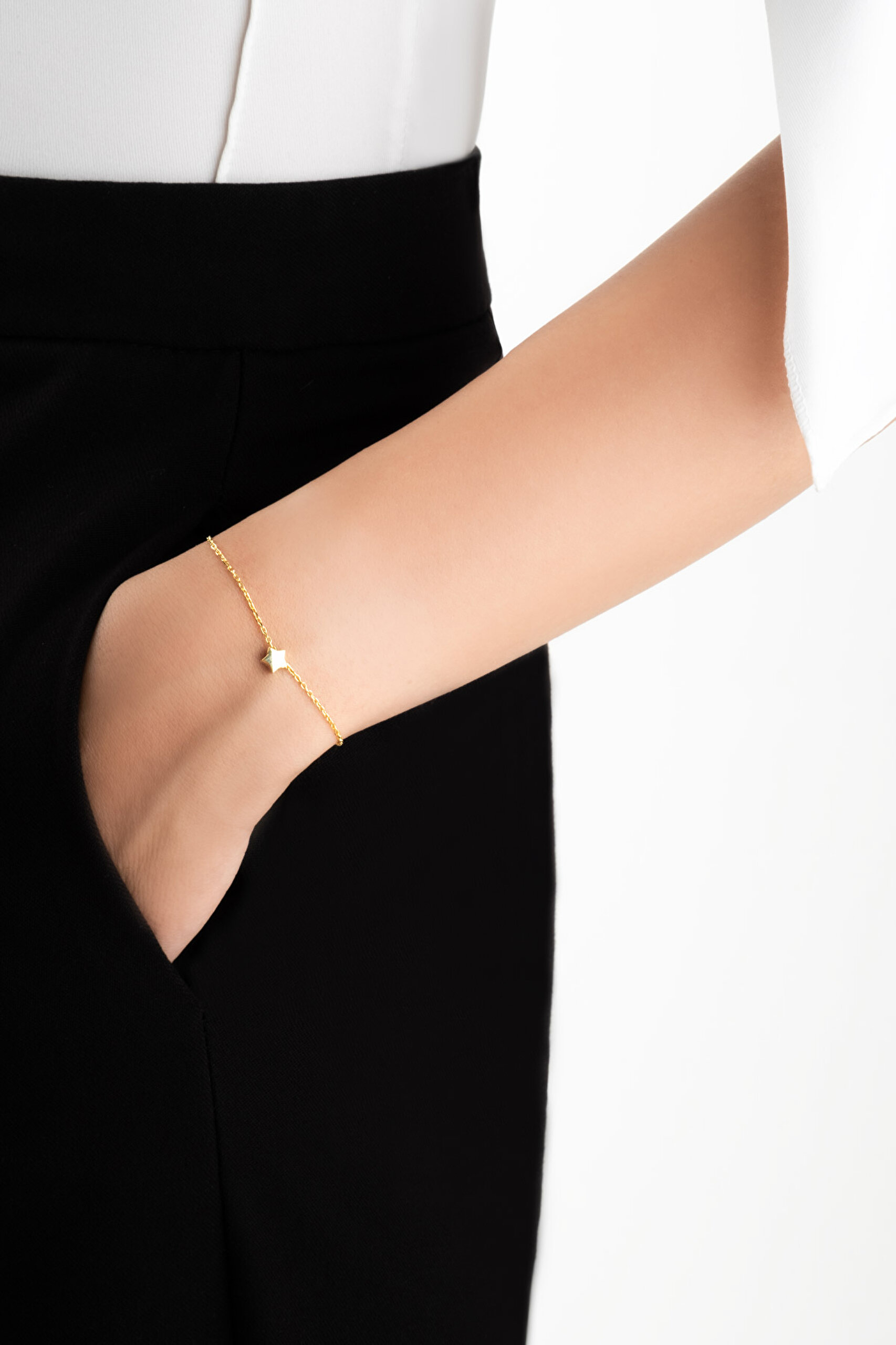 ⁠ Little Star 18 Ayar Sarı Altın Kaplama Gümüş Minimal Bileklik
_3}