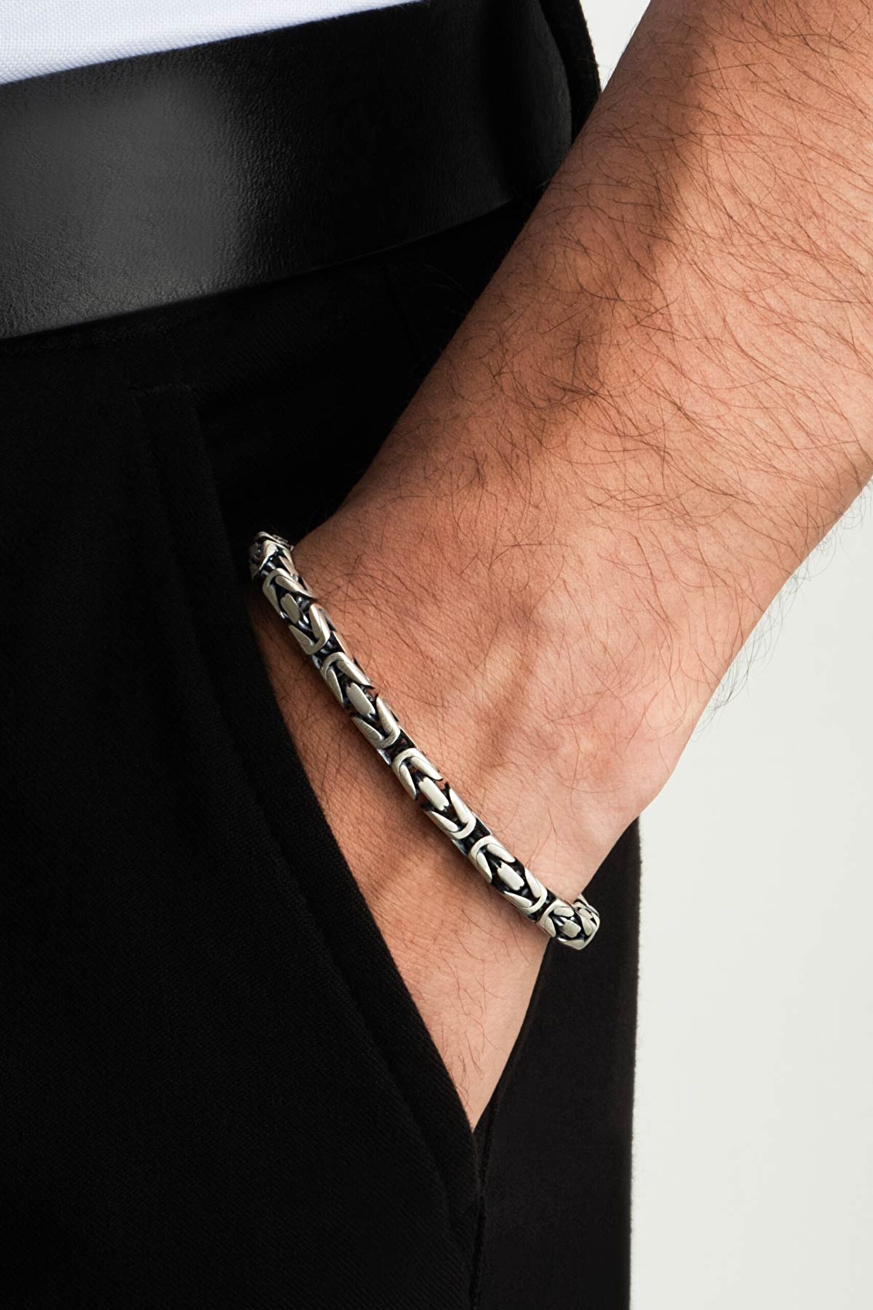 ⁠ Siyah Taşlı Oksit Kaplama Gümüş Erkek Kral Zincir Bileklik_1}