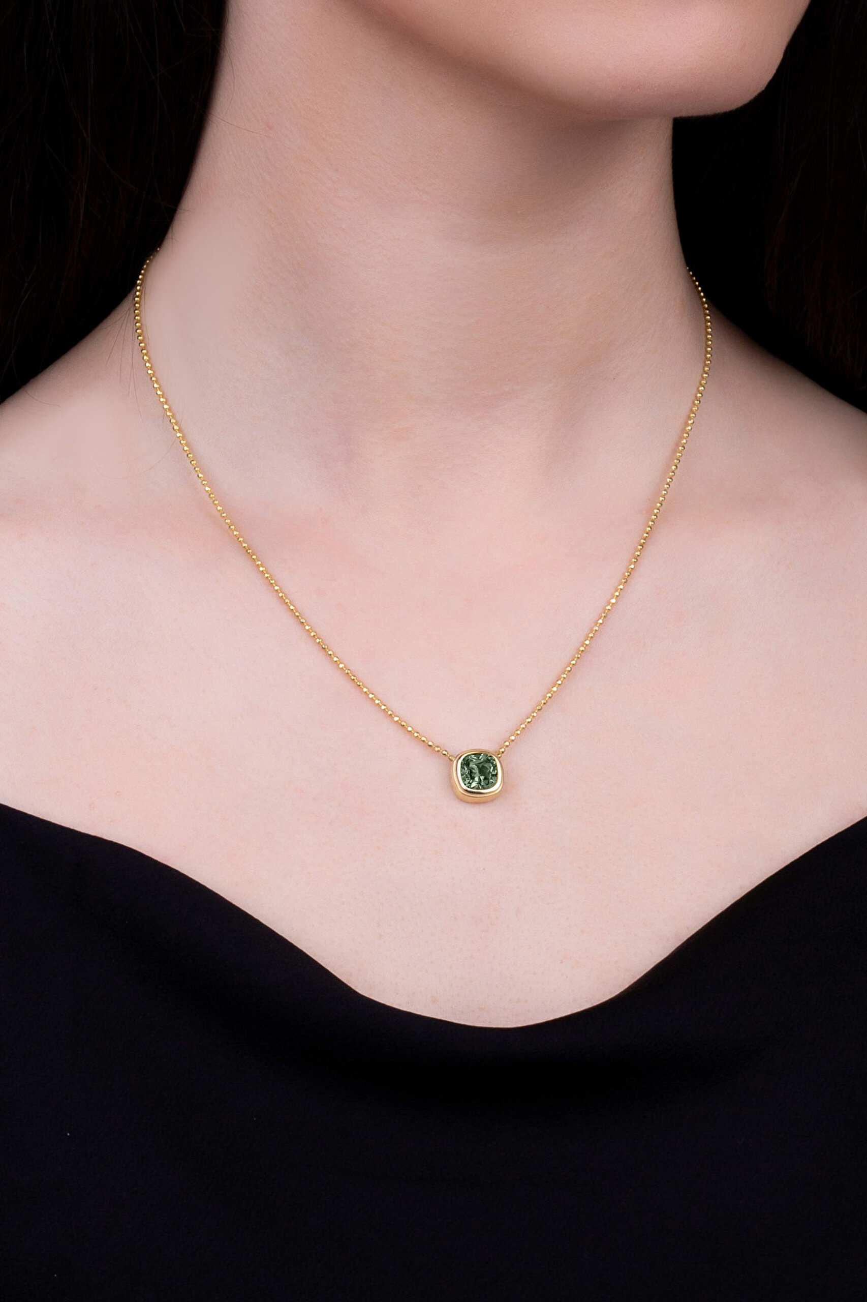 ⁠ Egzotik Zümrüt 18 Ayar Beyaz Altın Kaplama Gümüş Kolye_1}