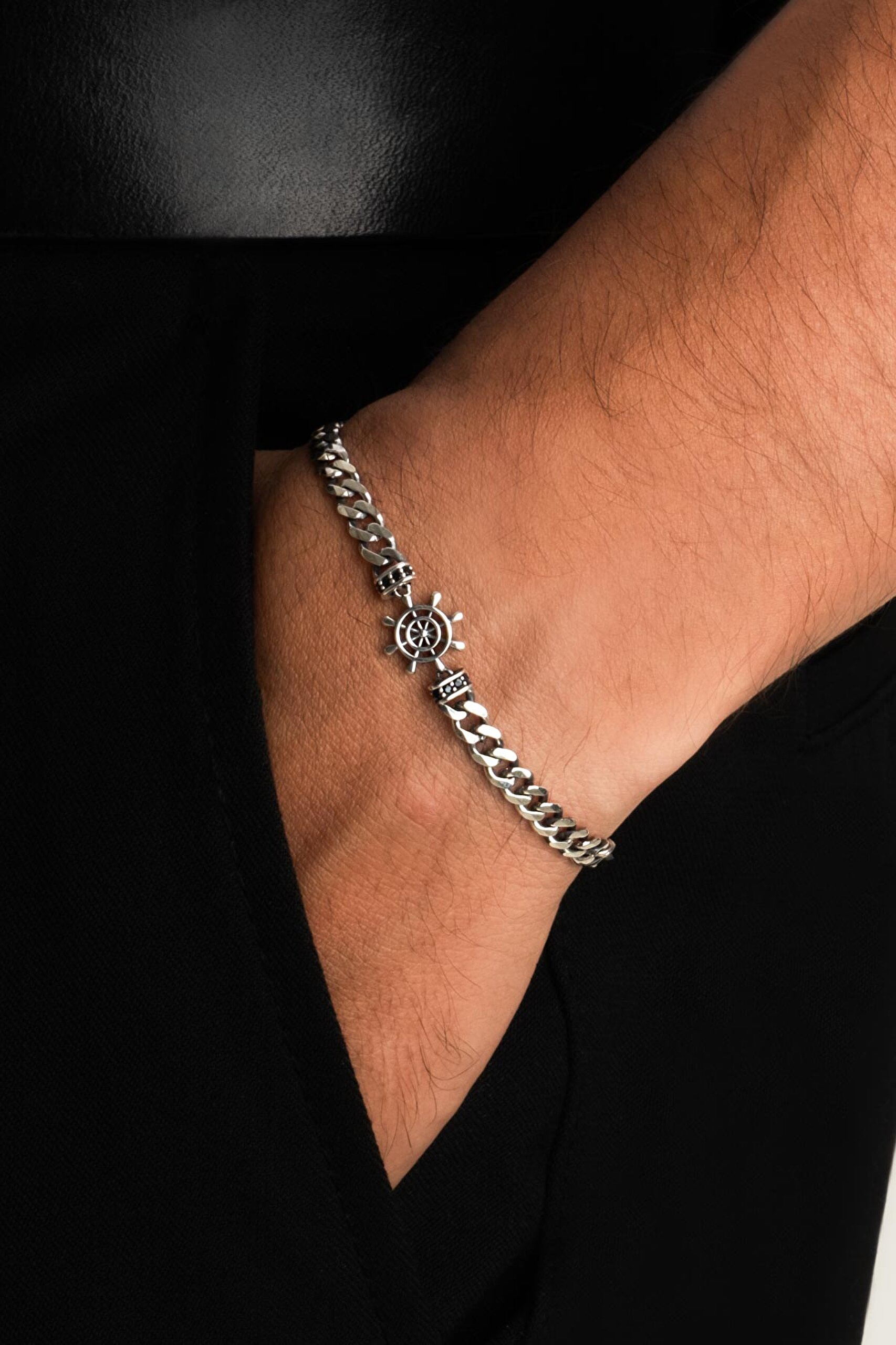 ⁠ Dümen İkonlu Oksit Kaplama 21 Cm Gümüş Erkek Zincir Bileklik_1}