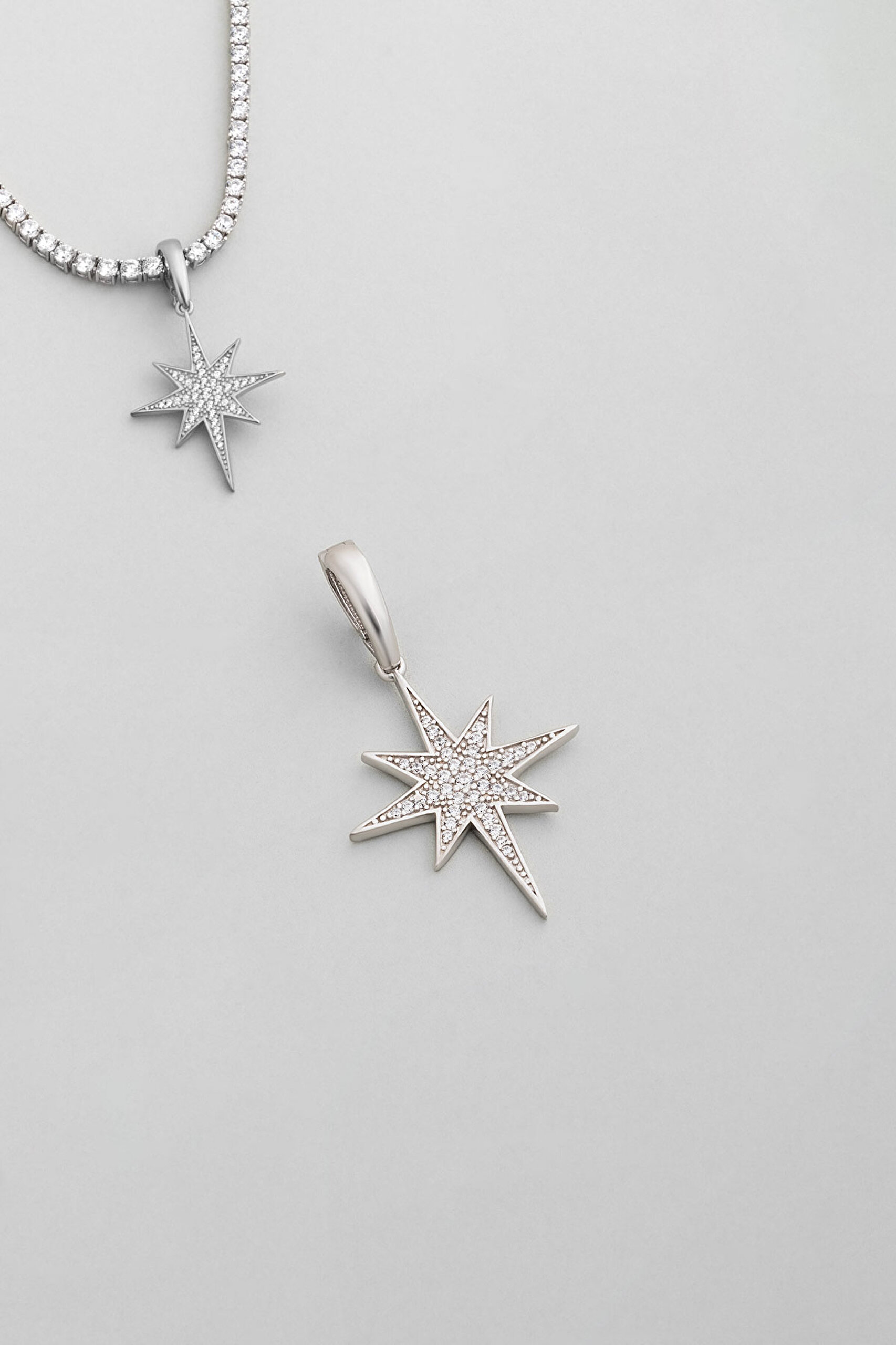 ⁠ Kuzey Yıldızı 18 Ayar Beyaz Altın Kaplama Gümüş Charm_3}