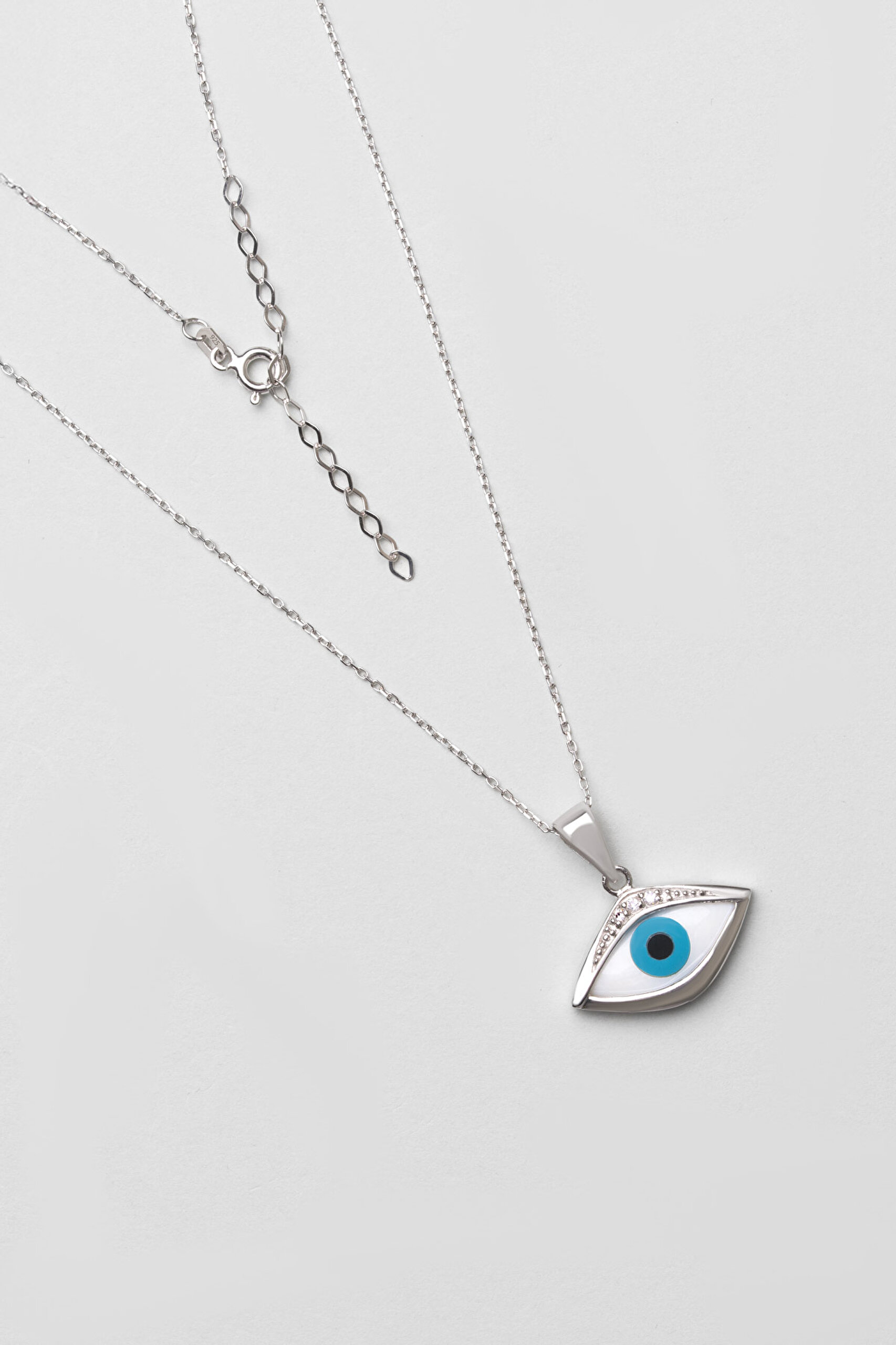 ⁠ Koruyucu Göz 18 Ayar Beyaz Altın Kaplama 44 Cm Gümüş Kolye_0}