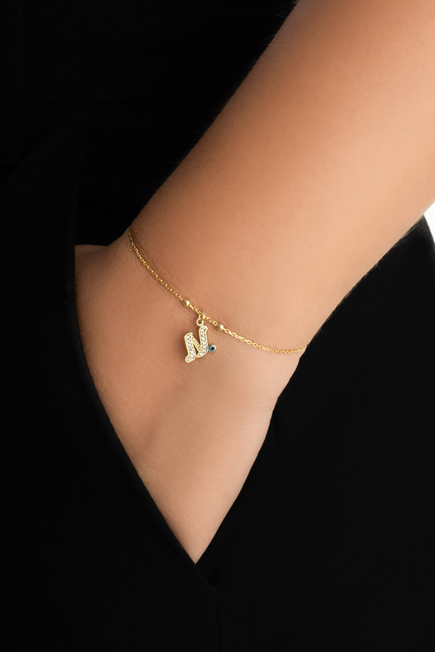 ⁠ N Harfi 18 Ayar Sarı Altın Kaplama 19 Cm Gümüş Nazar Bileklik_1}