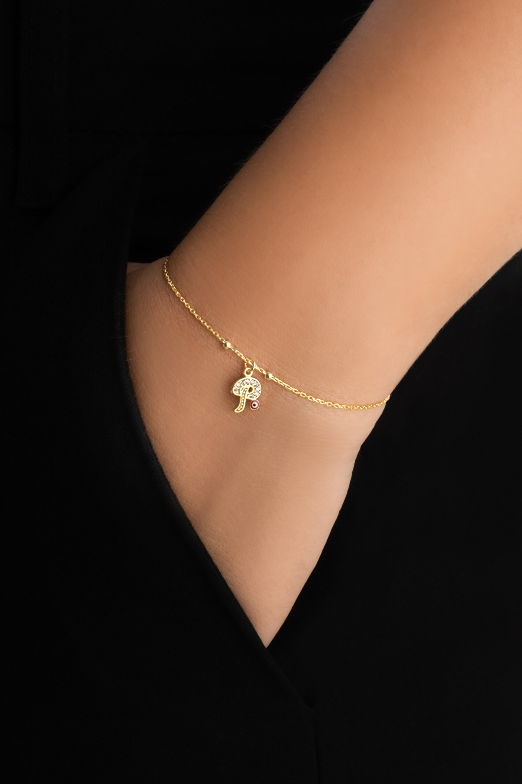 ⁠ P Harfi 18 Ayar Sarı Altın Kaplama 19 Cm Gümüş Nazar Bileklik_1}