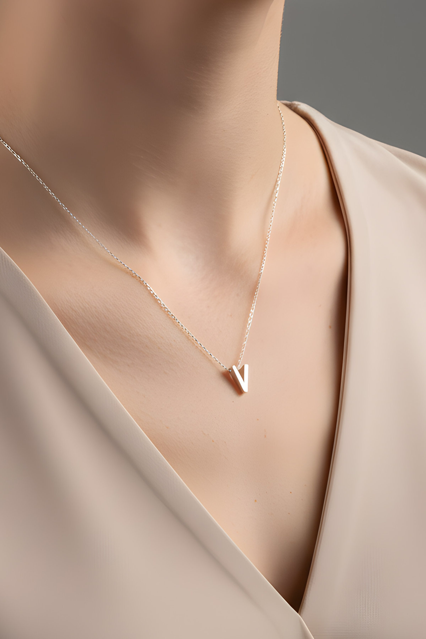 ⁠ My Story V Harfi 18 Ayar Beyaz Altın Kaplama 45 Cm Gümüş Kolye_1}