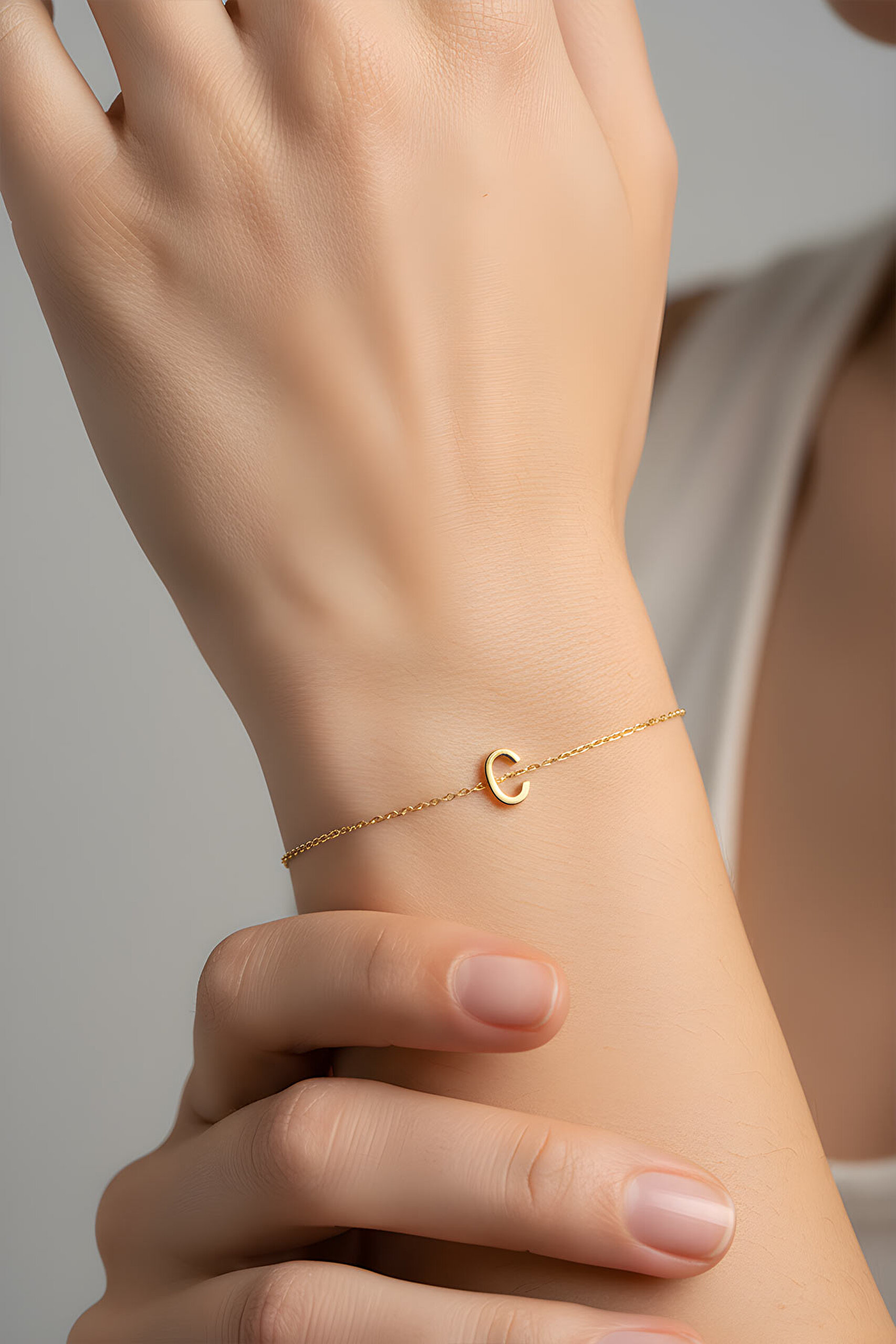 ⁠ My Story C Harfi 18 Ayar Sarı Altın Kaplama 18 Cm Gümüş Bileklik_1}