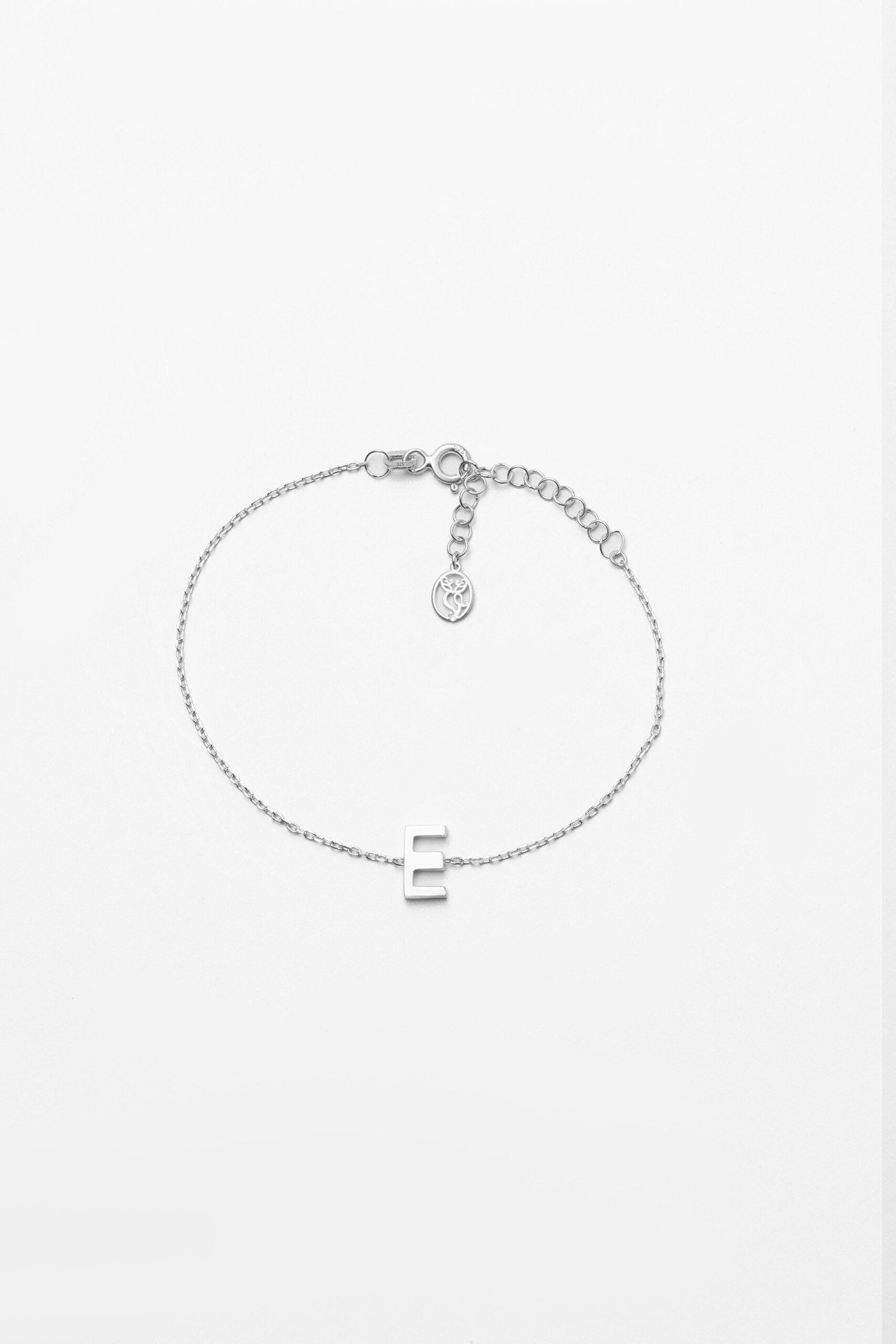 ⁠ My Story E Harfi 18 Ayar Beyaz Altın Kaplama 18 Cm Gümüş Bileklik_0}