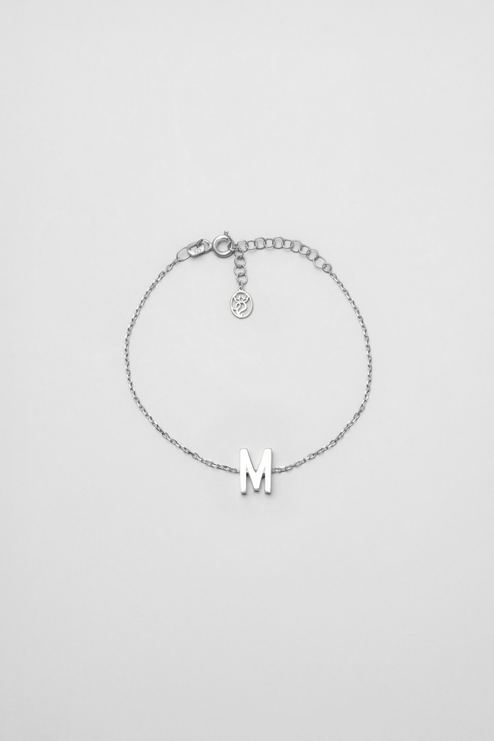 ⁠ My Story M Harfi 18 Ayar Beyaz Altın Kaplama 18 Cm Gümüş Bileklik_0}