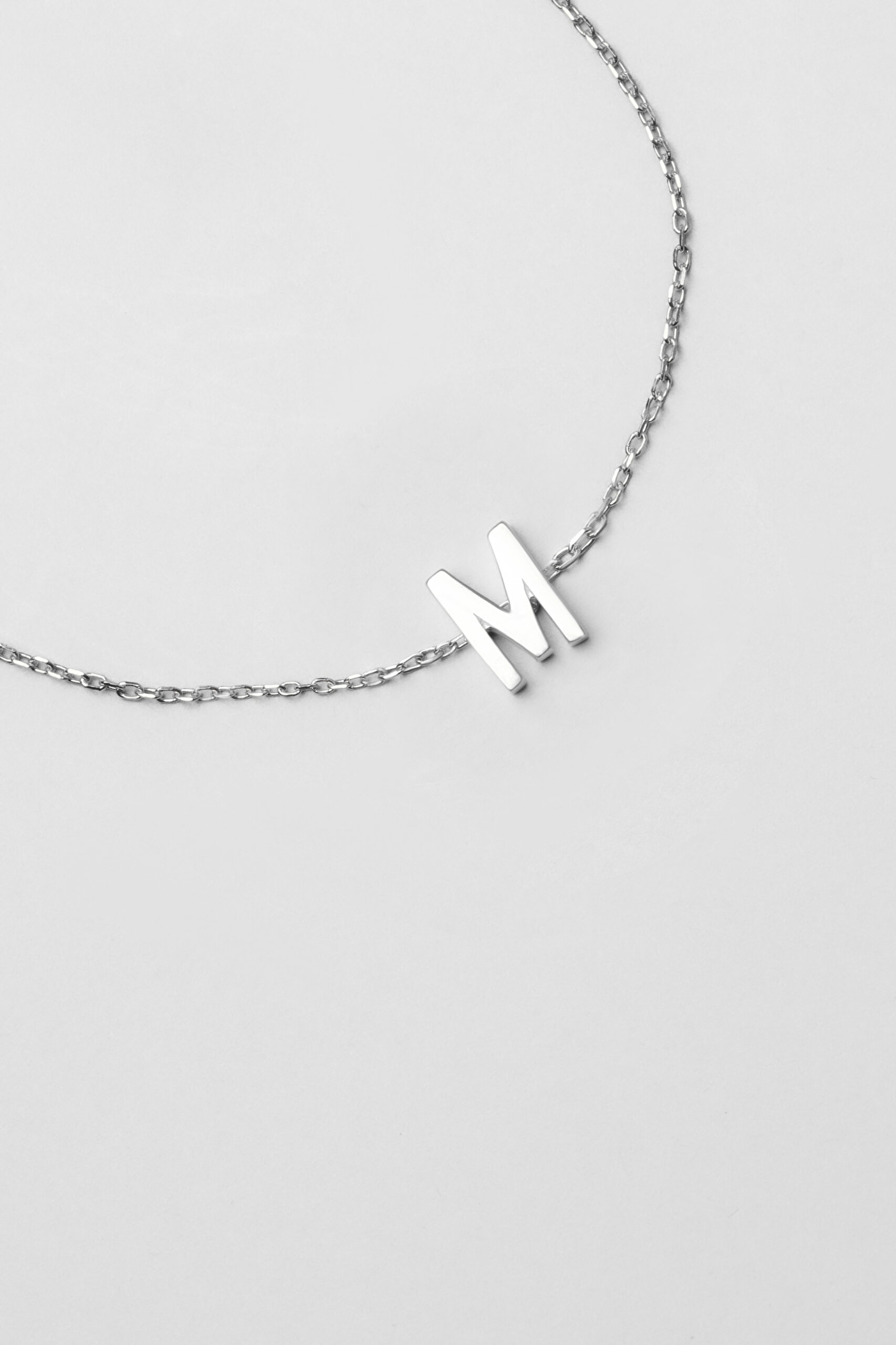 ⁠ My Story M Harfi 18 Ayar Beyaz Altın Kaplama 18 Cm Gümüş Bileklik_3}