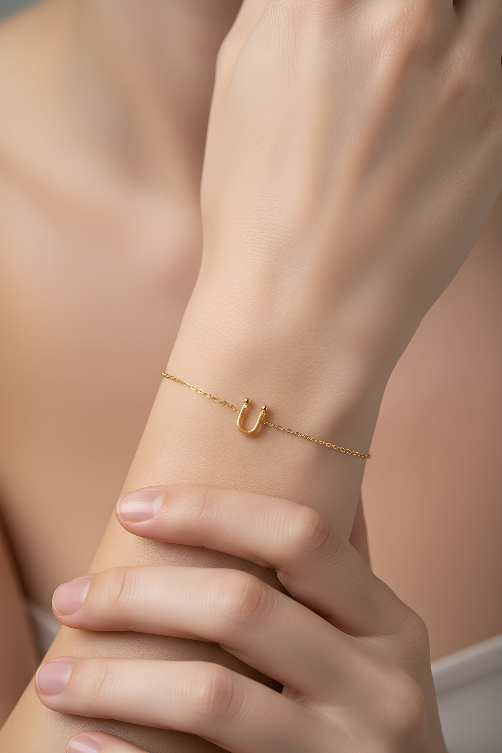 ⁠ My Story Ü Harfi 18 Ayar Sarı Altın Kaplama 18 Cm Gümüş Bileklik_1}