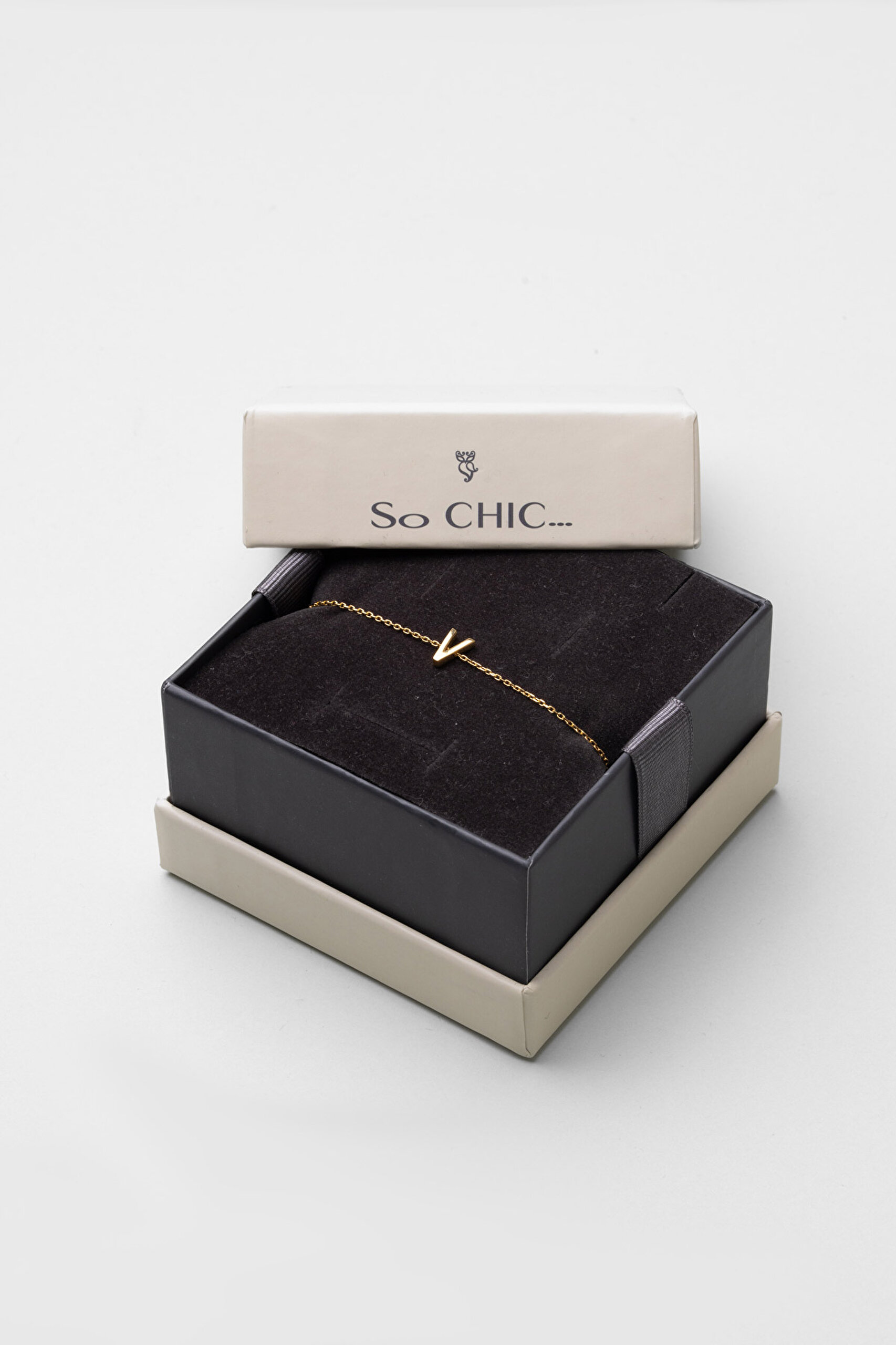 ⁠ My Story V Harfi 18 Ayar Sarı Altın Kaplama 18 Cm Gümüş Bileklik_4}