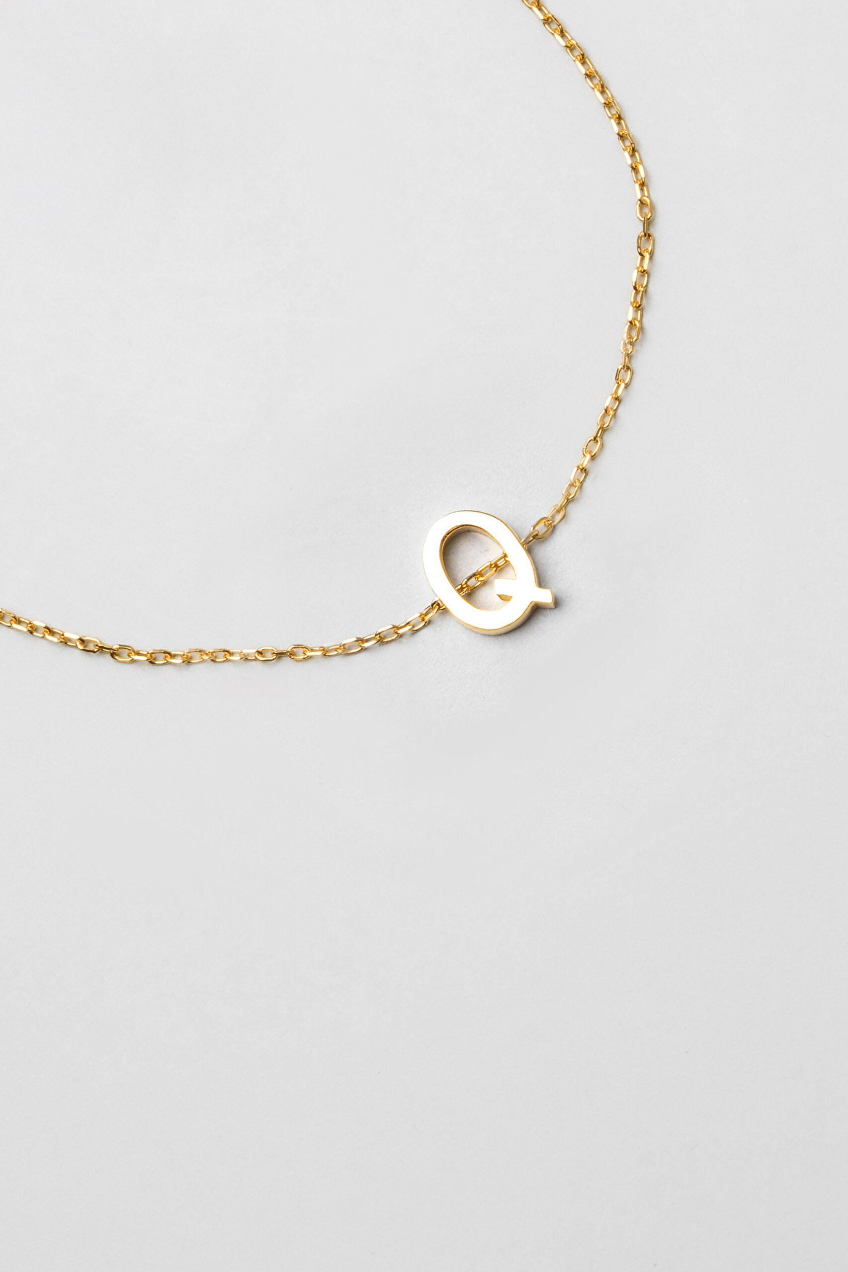 ⁠ My Story Q Harfi 18 Ayar Sarı Altın Kaplama 18 Cm Gümüş Bileklik_3}